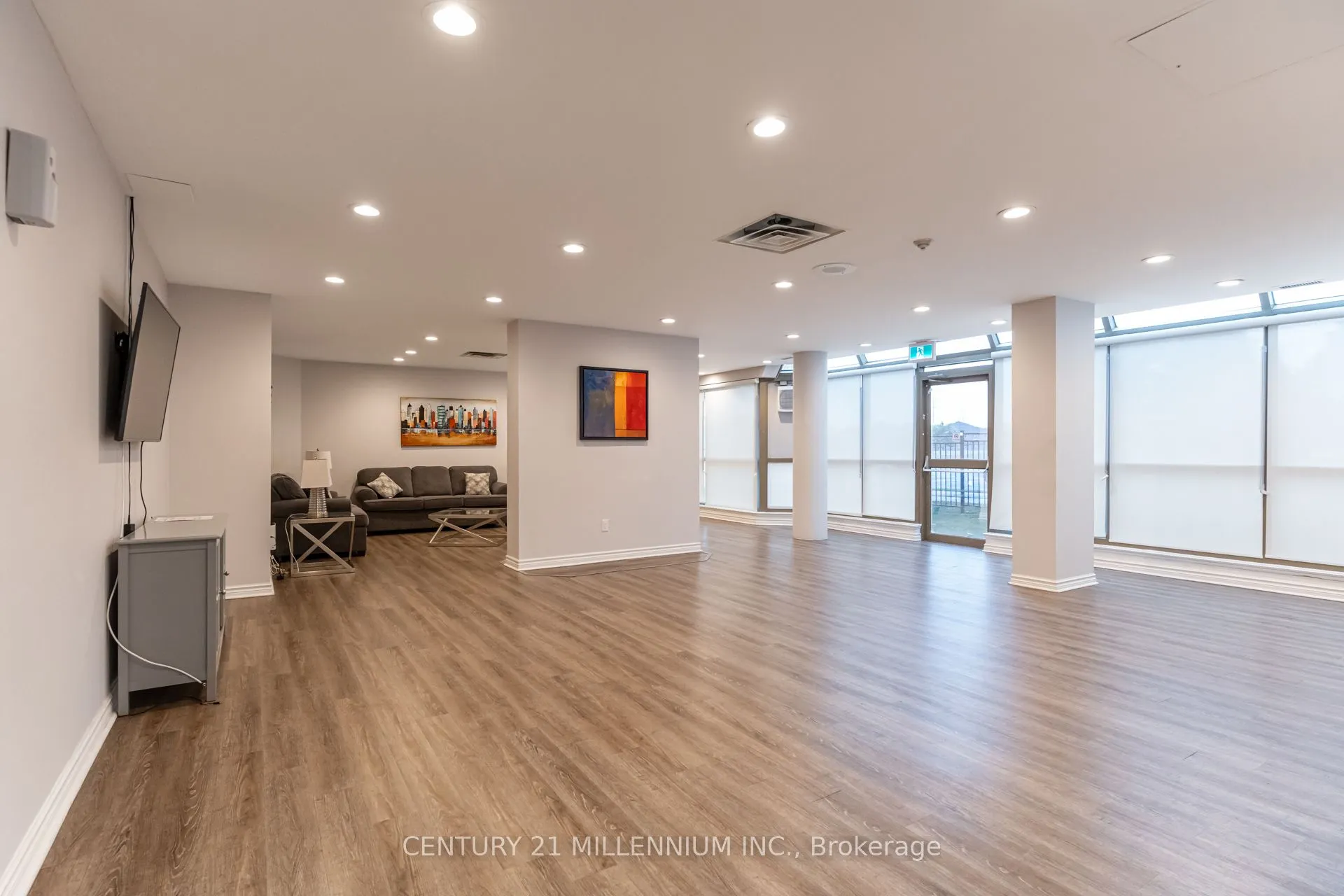 330 Rathburn Road W, #705