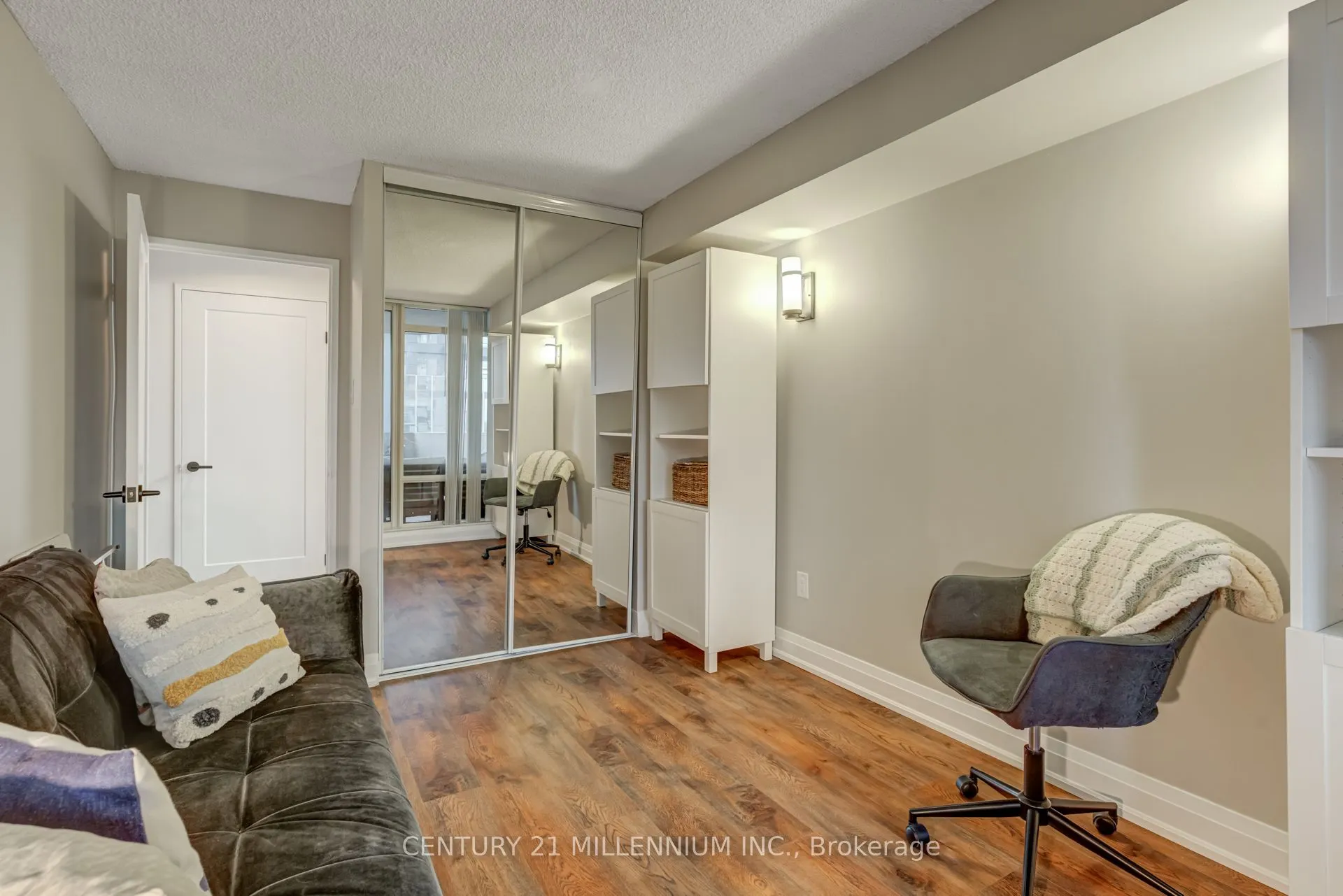 330 Rathburn Road W, #705