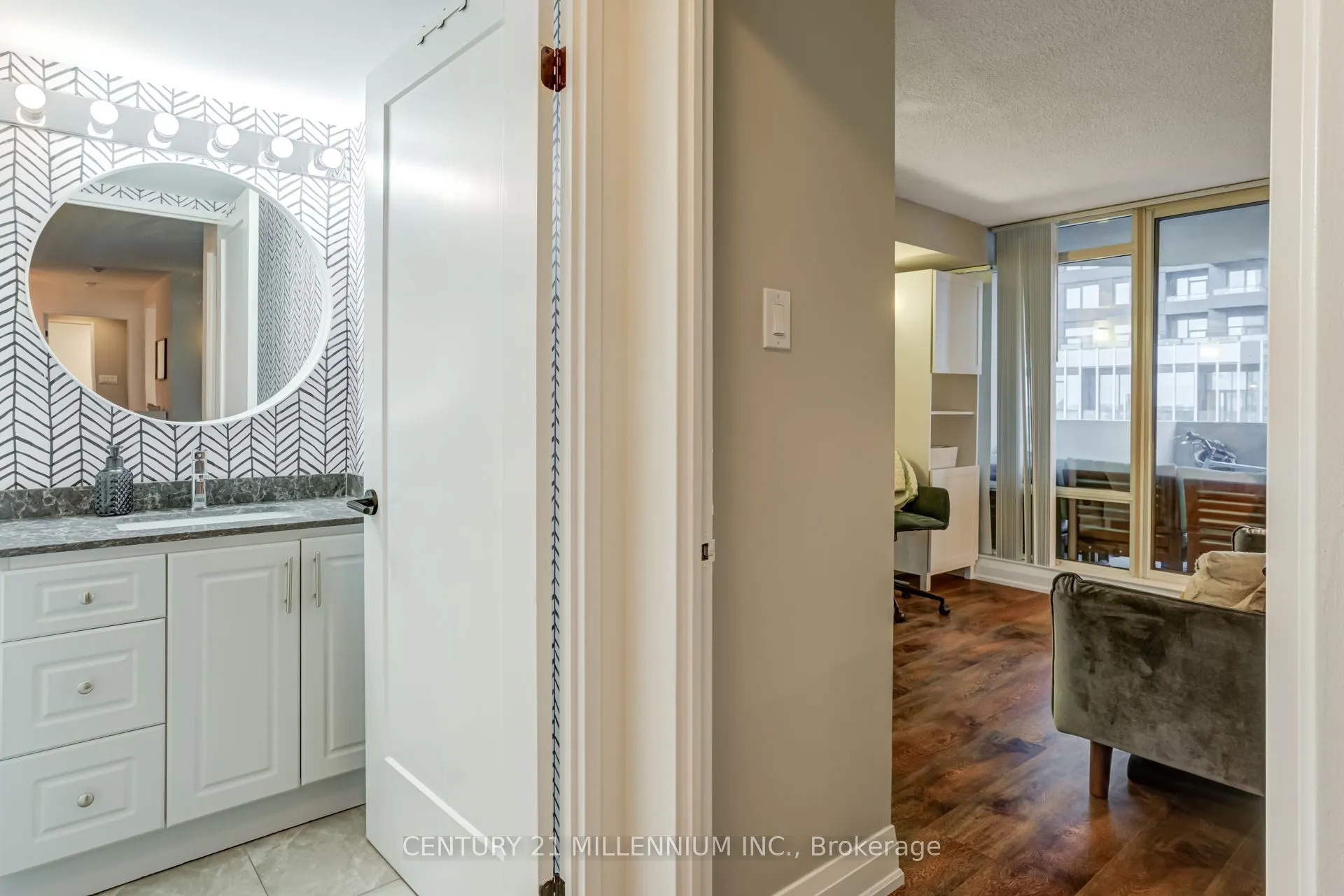 330 Rathburn Road W, #705