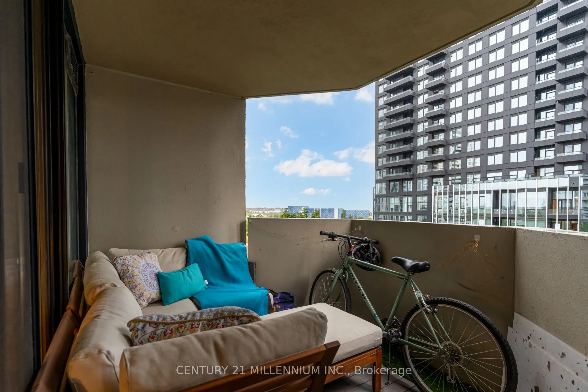 330 Rathburn Road W, #705
