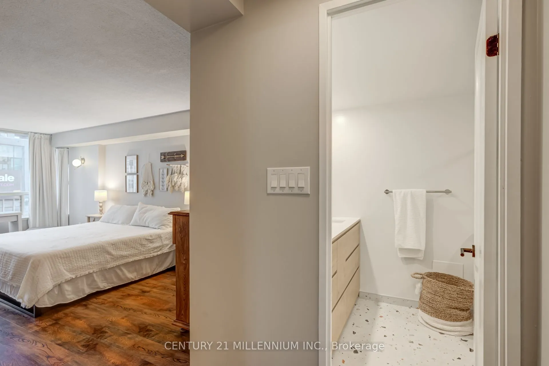 330 Rathburn Road W, #705