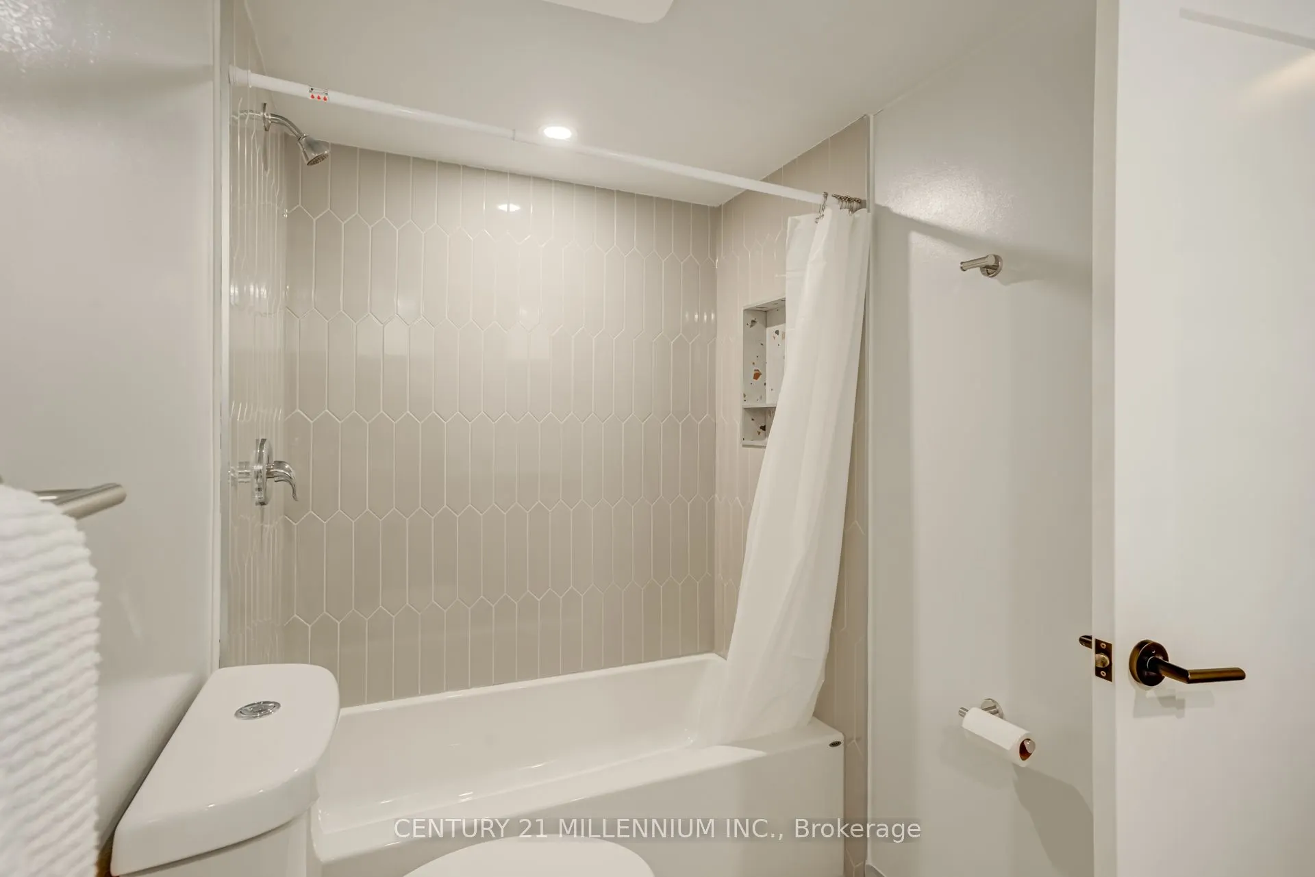 330 Rathburn Road W, #705