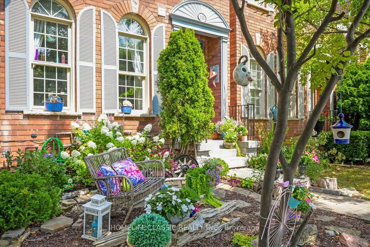 153 Glenashton Drive