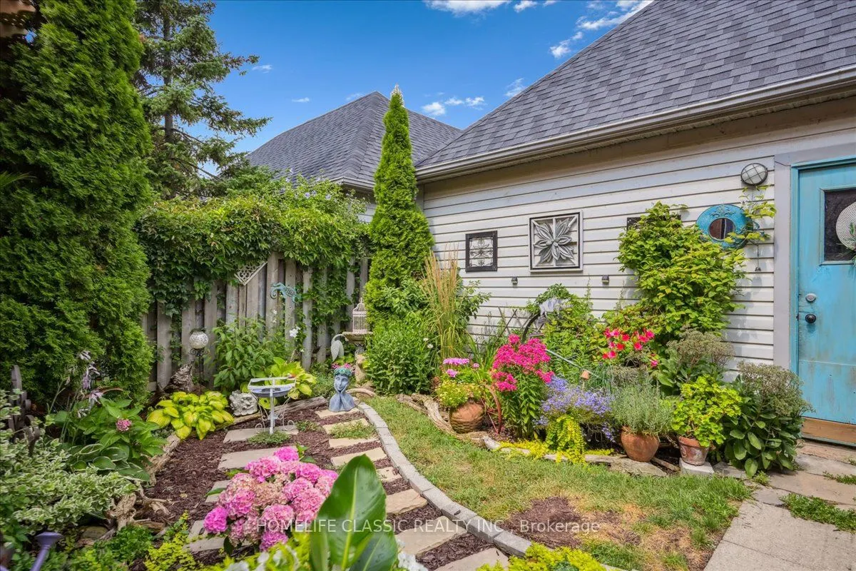 153 Glenashton Drive