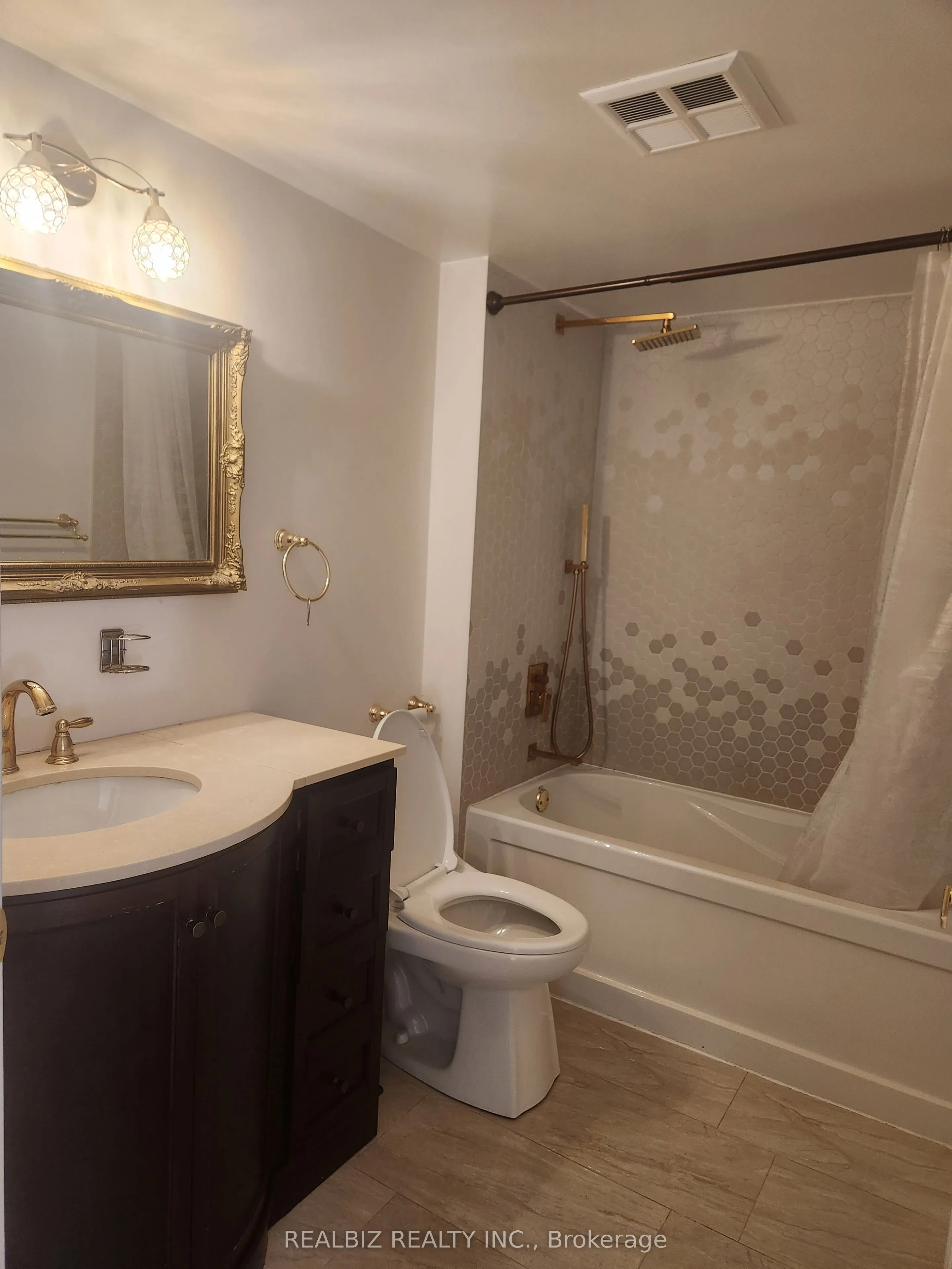 25 Kingsbridge Garden Circle, #2221