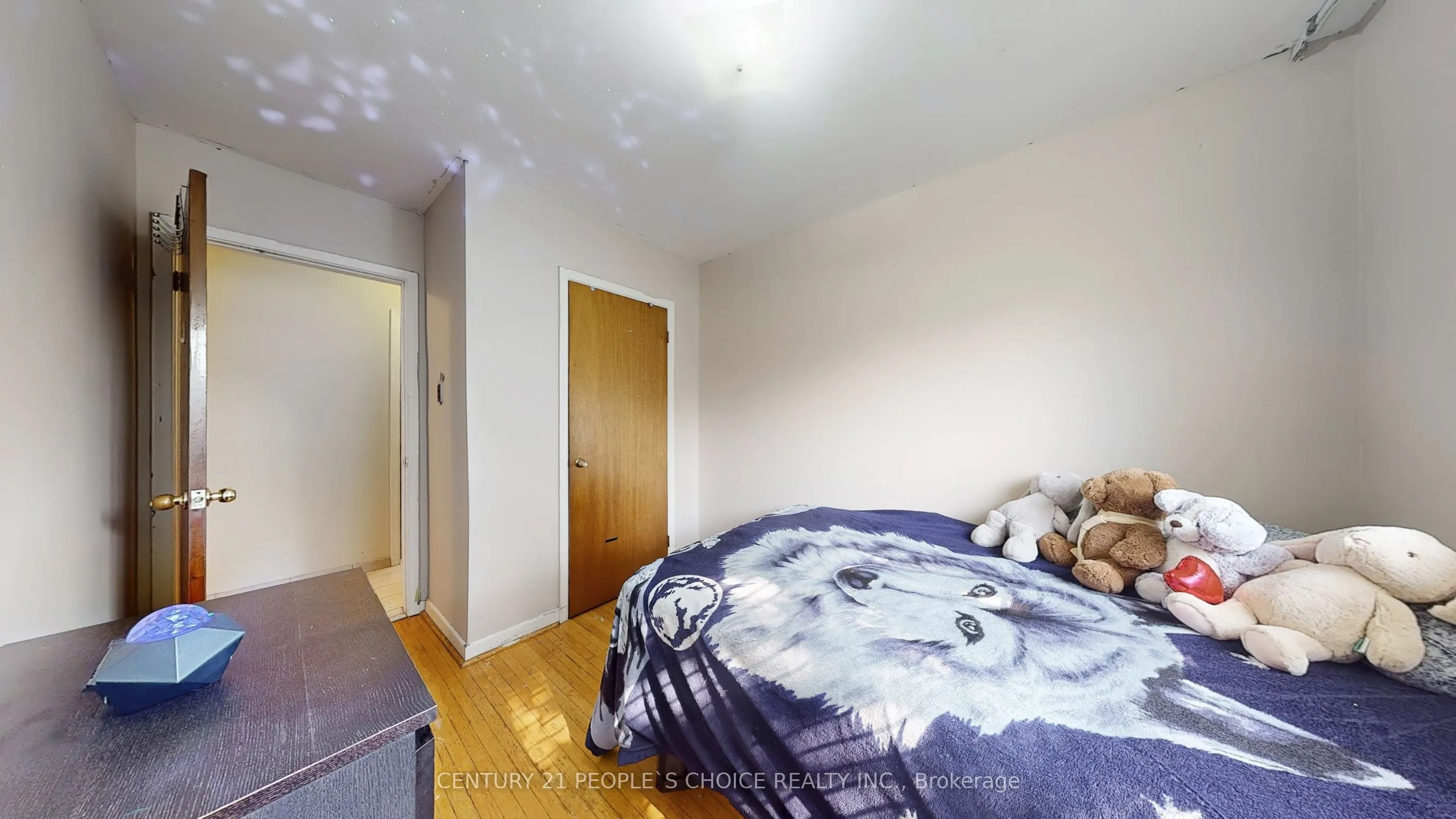 42 Clayhall Crescent