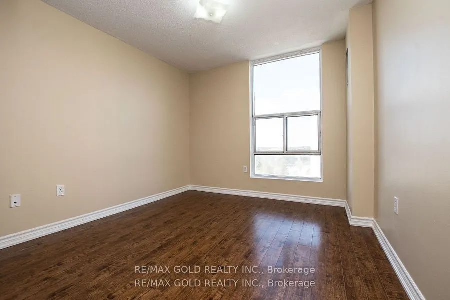 17 Knightsbridge Road, #1010