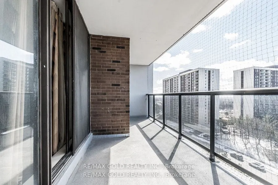 17 Knightsbridge Road, #1010
