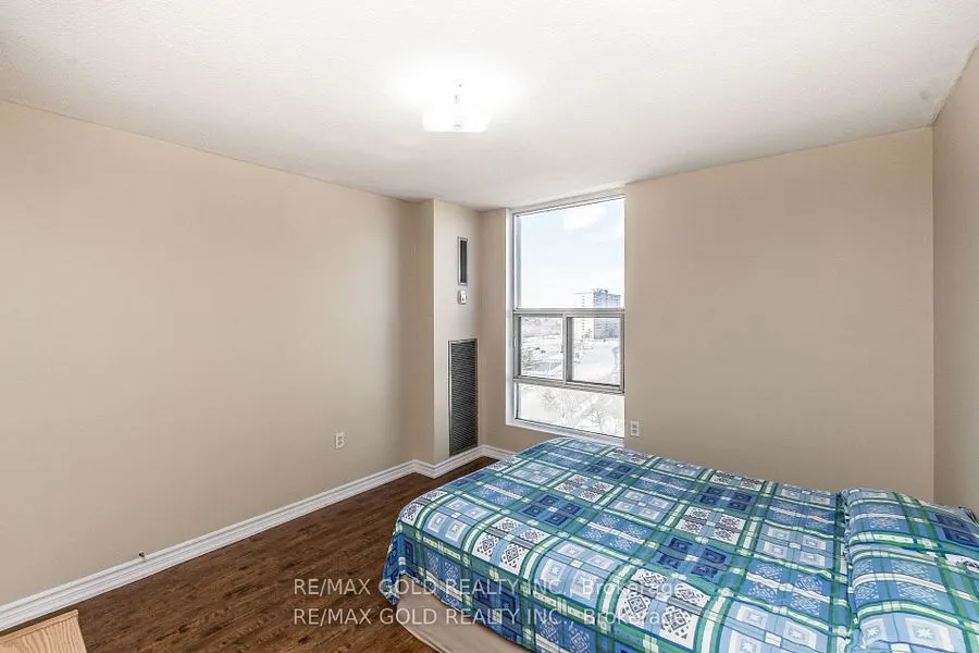 17 Knightsbridge Road, #1010