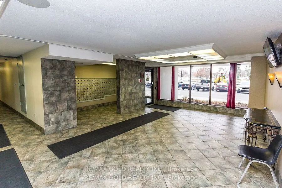 17 Knightsbridge Road, #1010