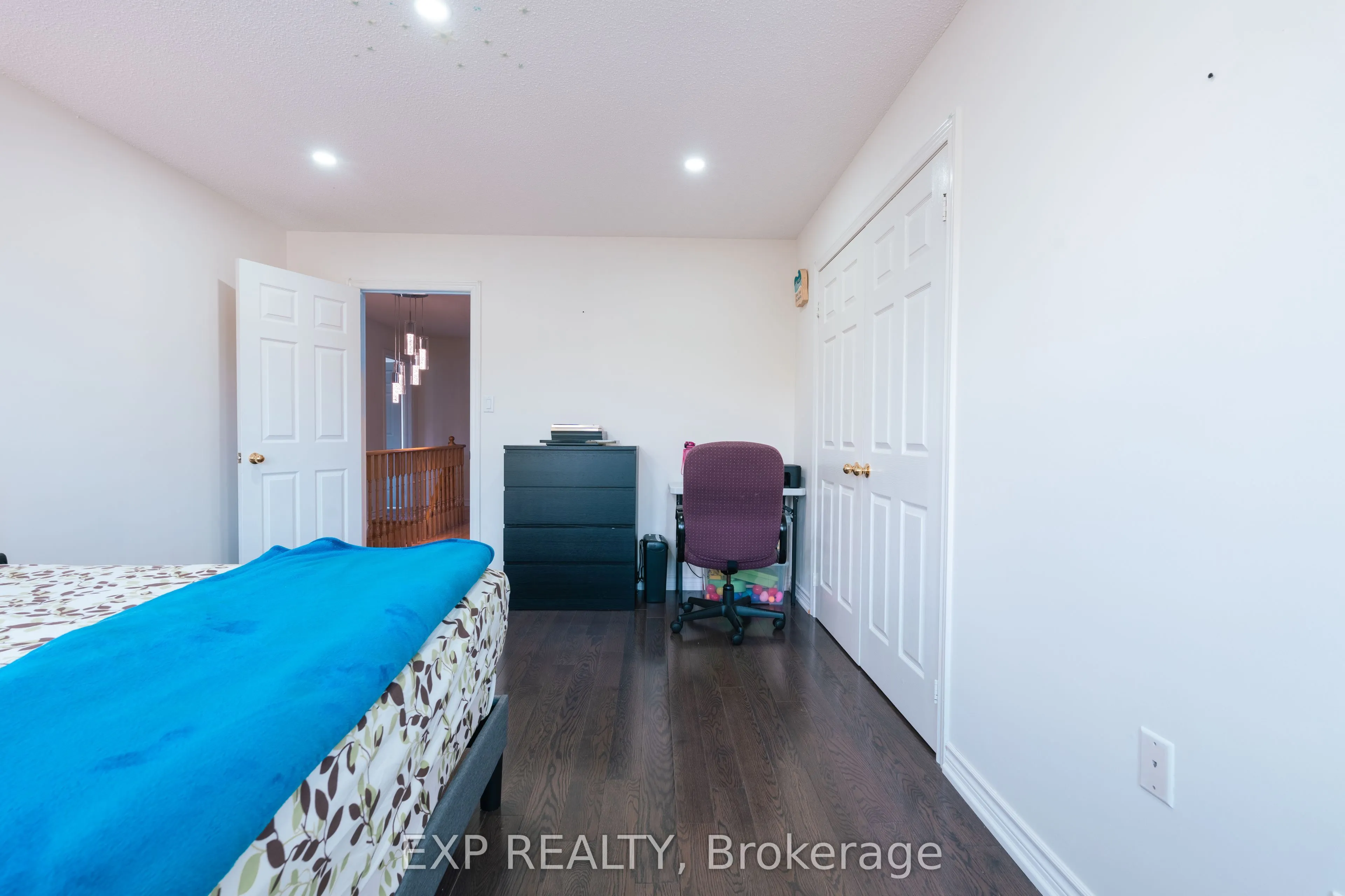 206 Drinkwater Road, #Upper