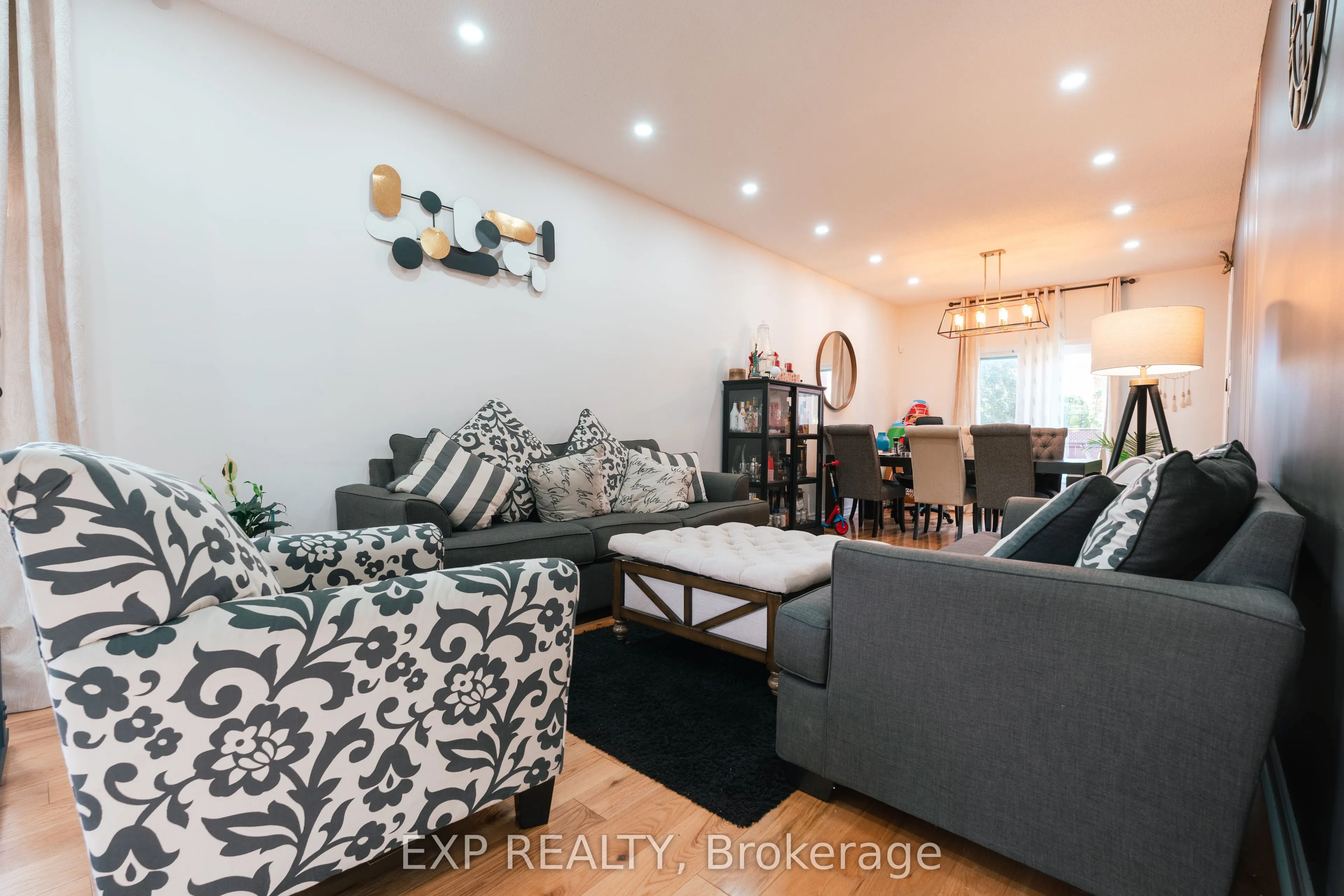 206 Drinkwater Road, #Upper