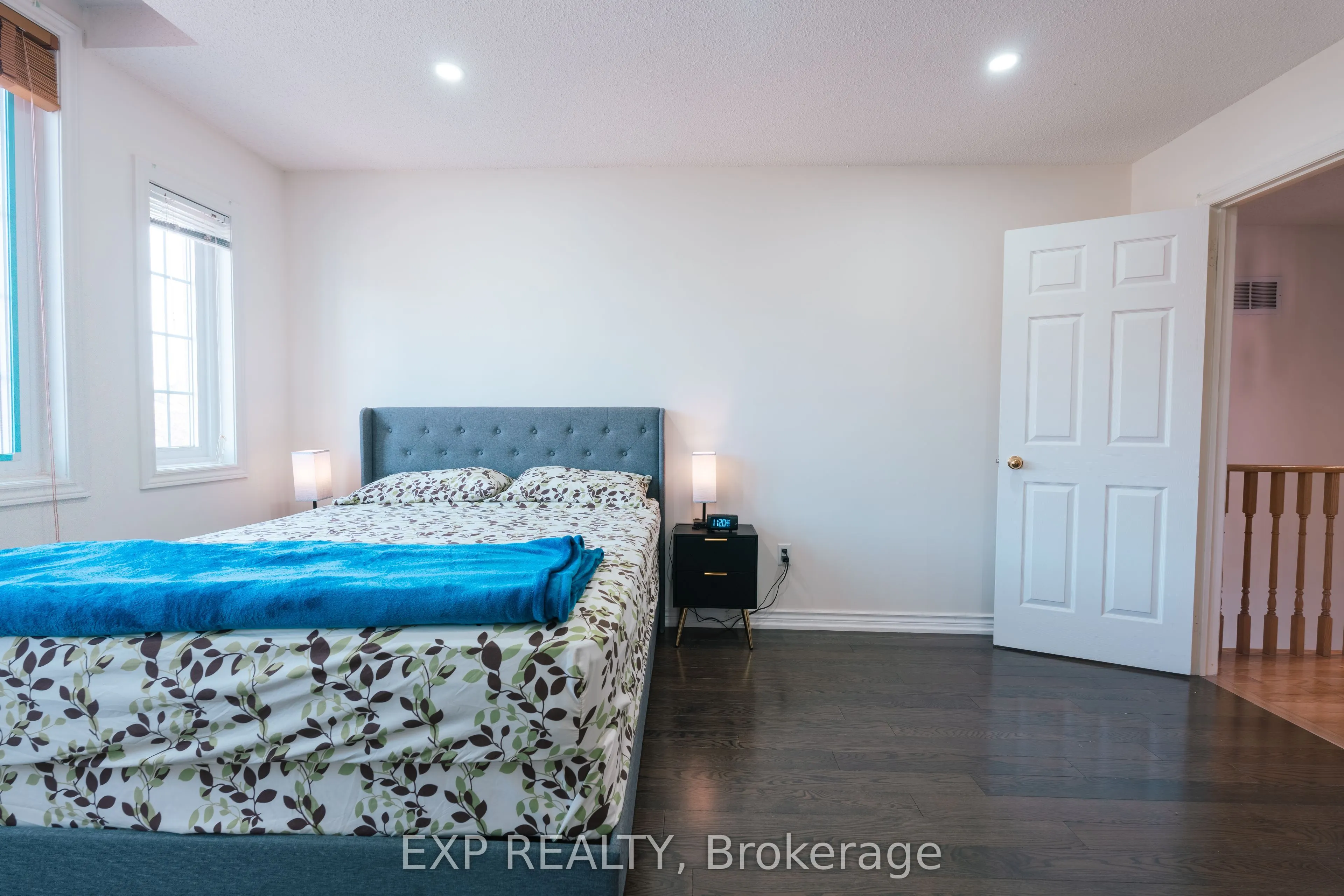 206 Drinkwater Road, #Upper