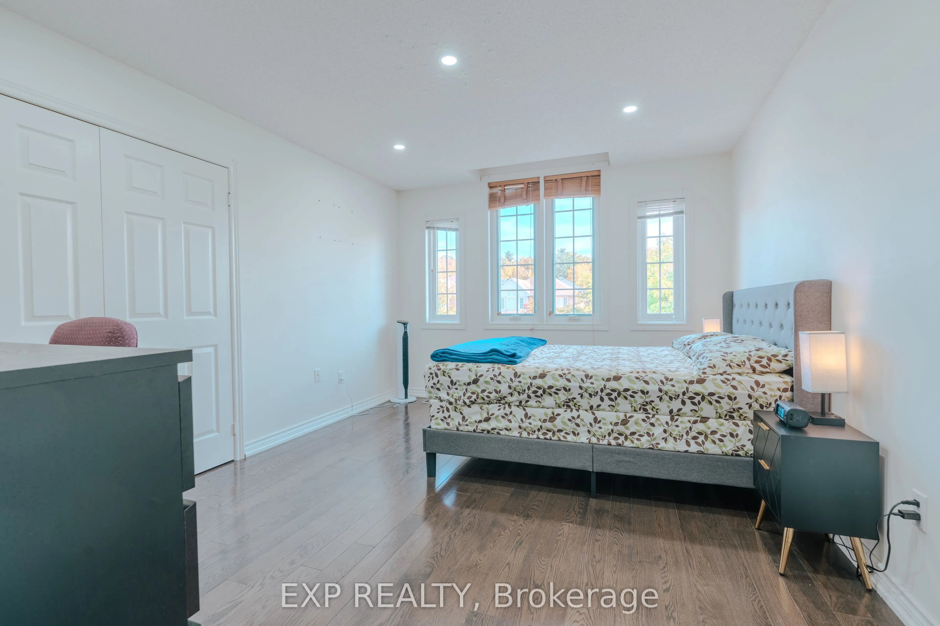 206 Drinkwater Road, #Upper
