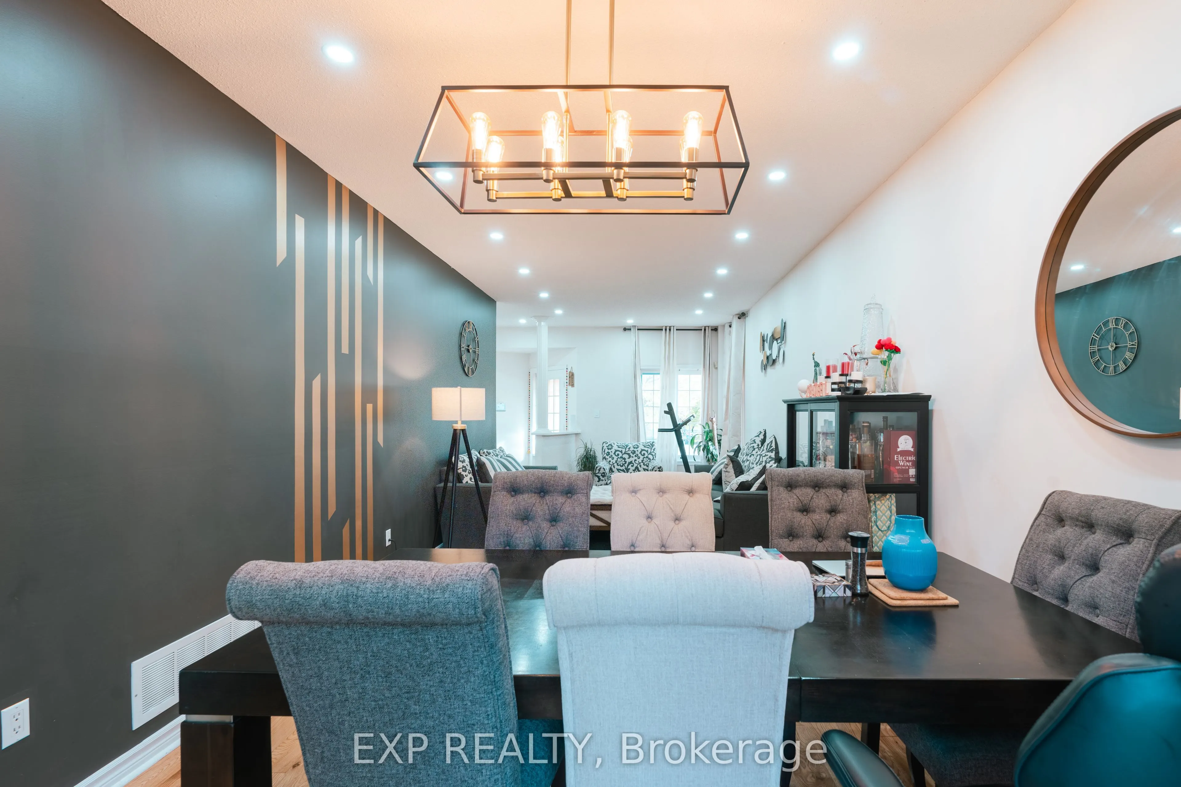 206 Drinkwater Road, #Upper