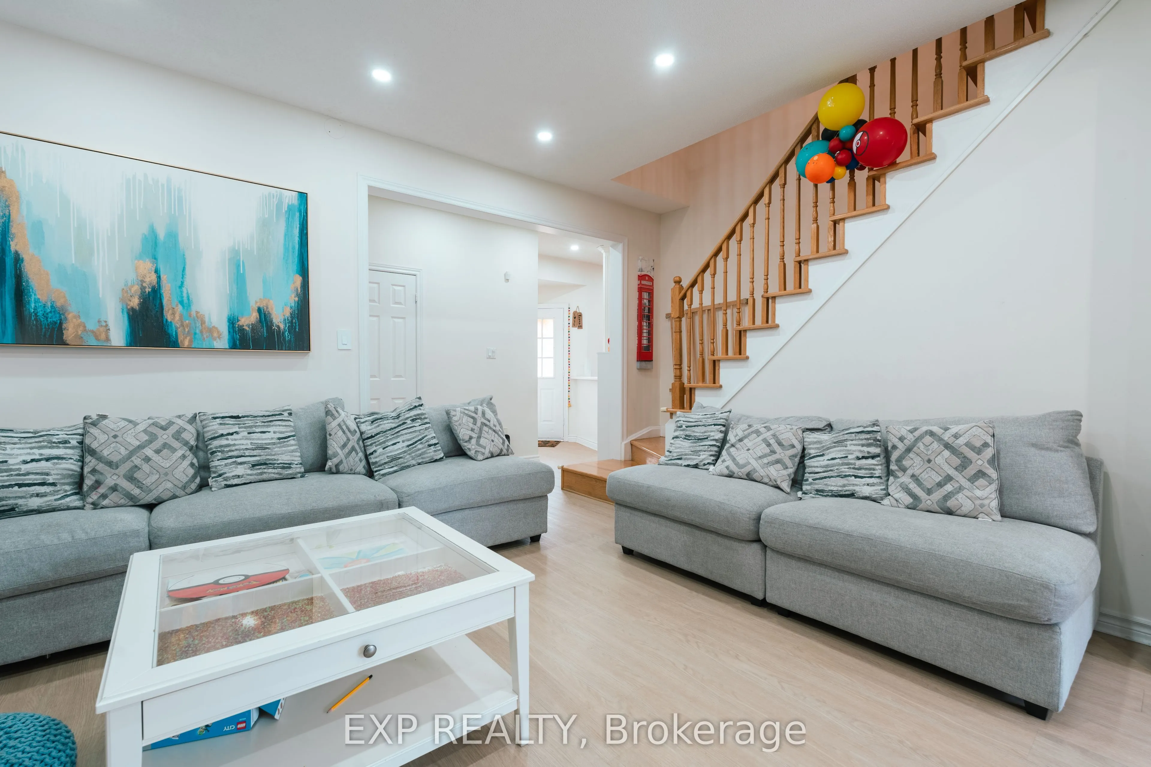 206 Drinkwater Road, #Upper