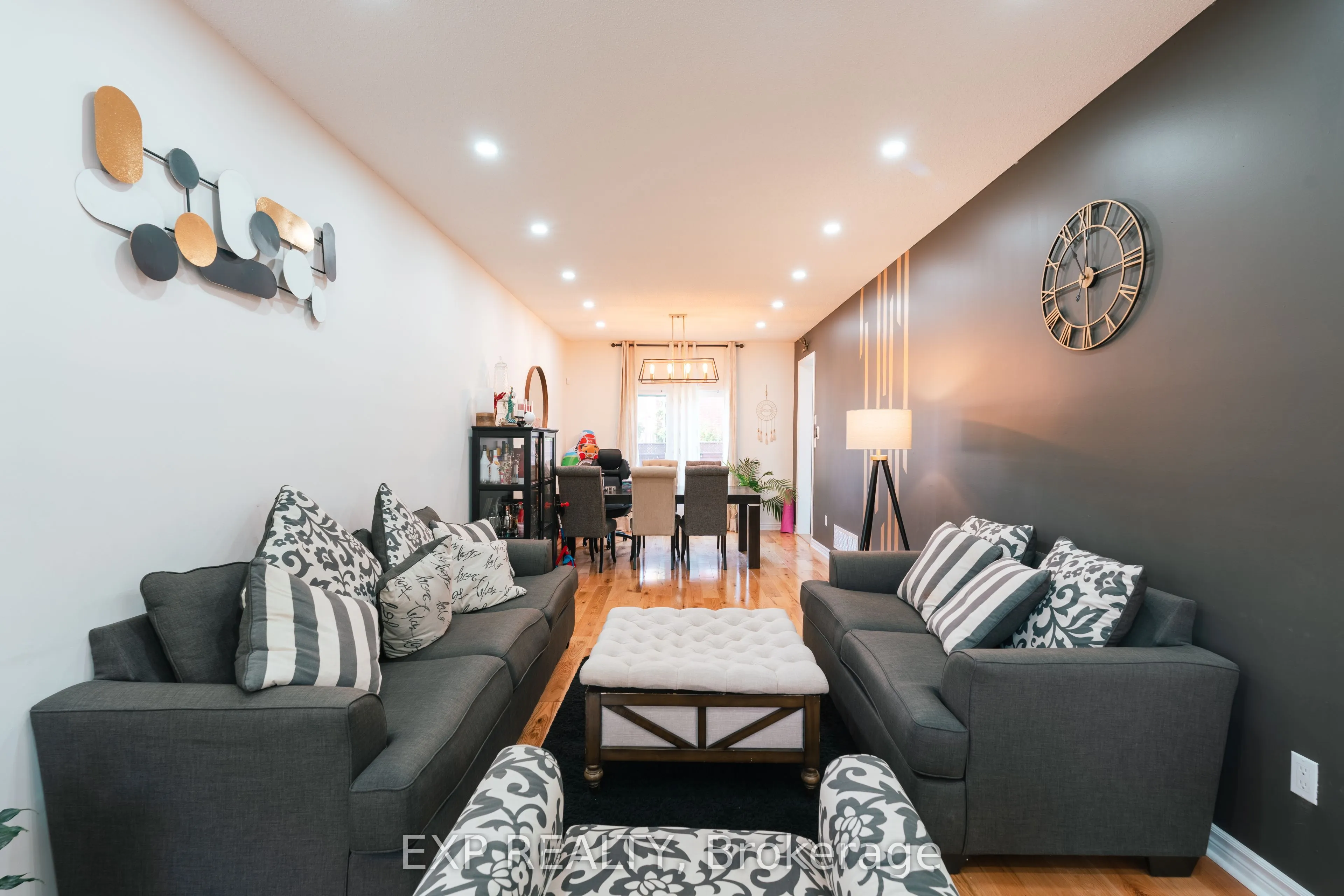 206 Drinkwater Road, #Upper