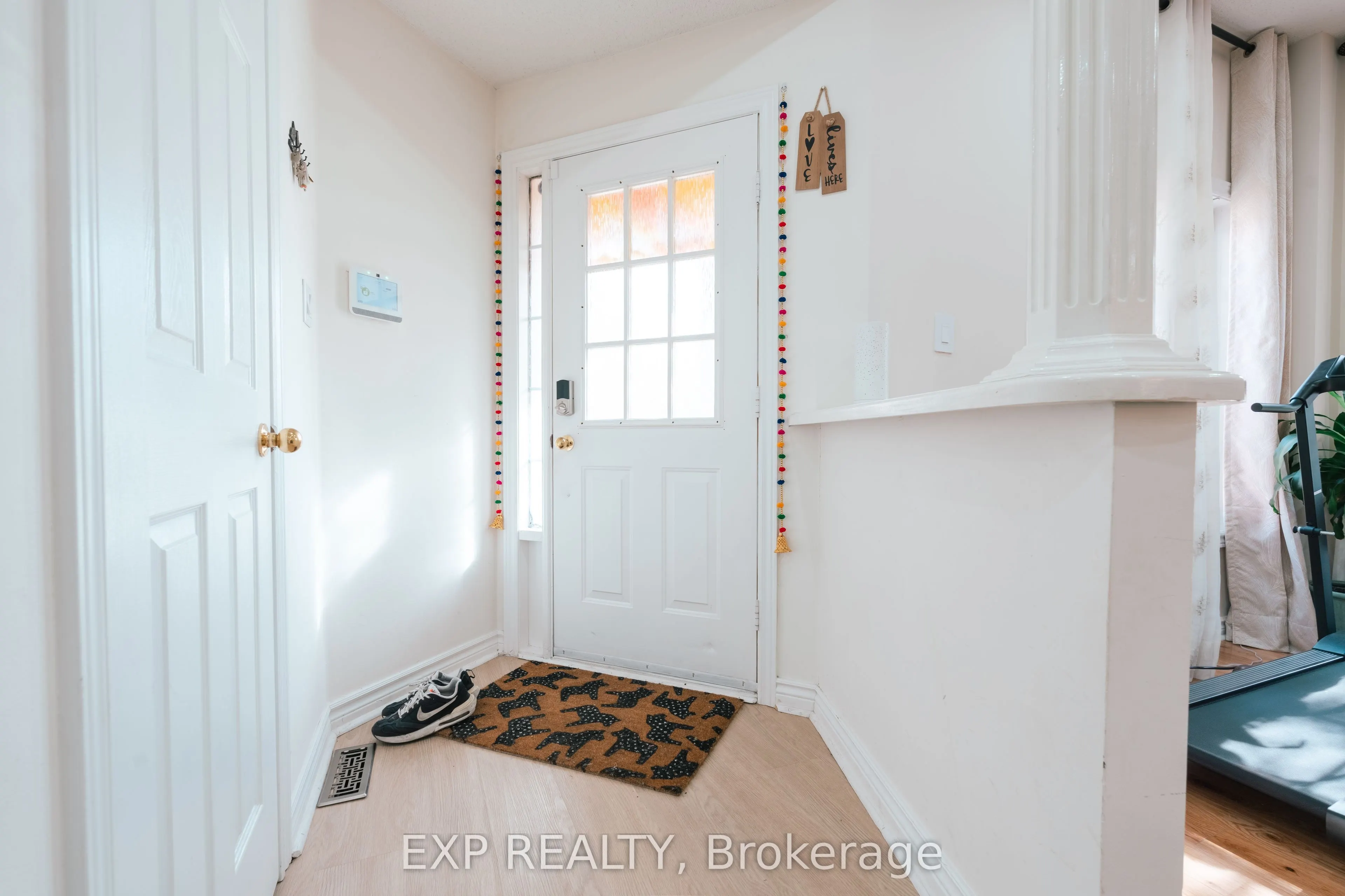 206 Drinkwater Road, #Upper