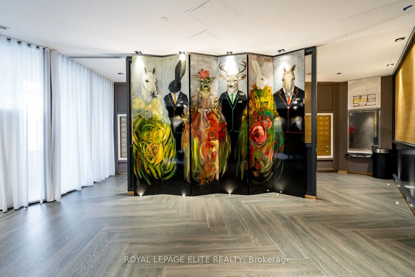 405 Dundas Street, #418