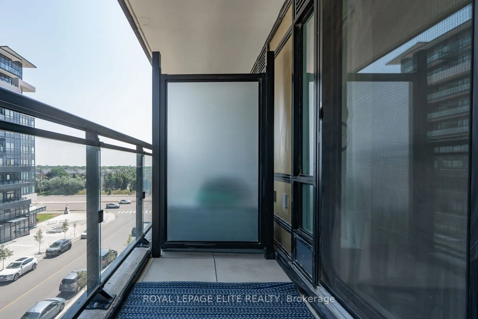 405 Dundas Street, #418