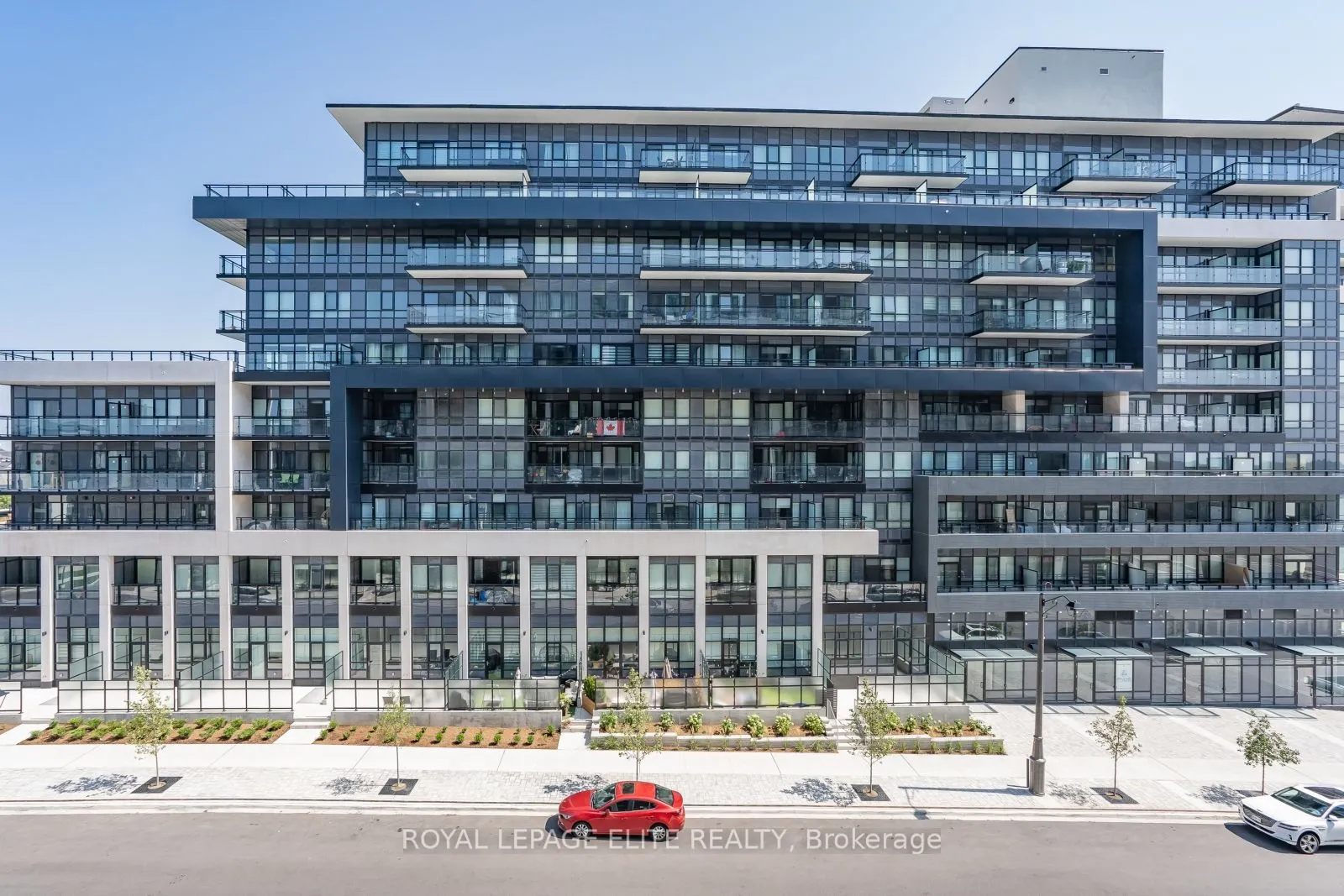 405 Dundas Street, #418