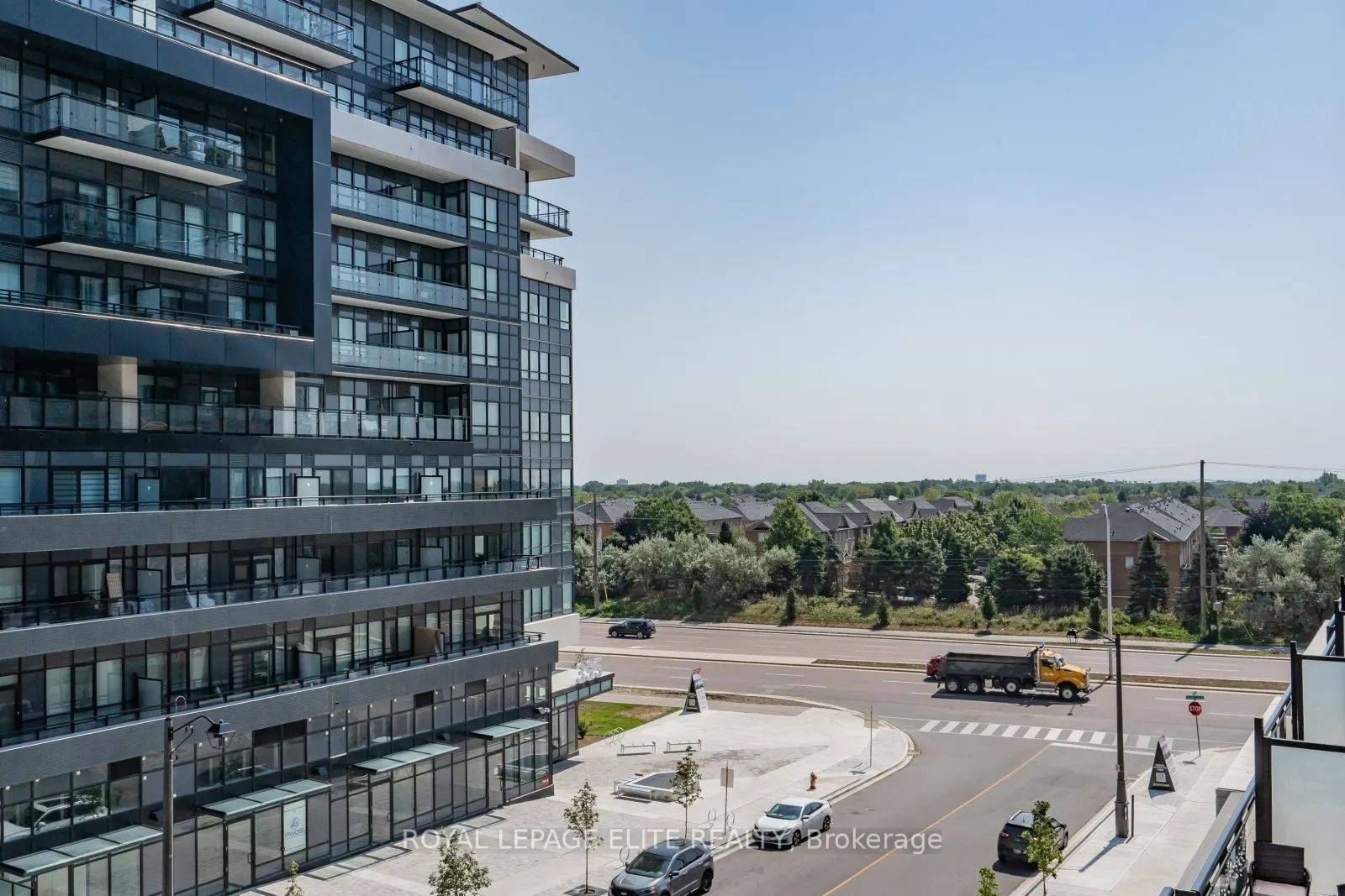 405 Dundas Street, #418