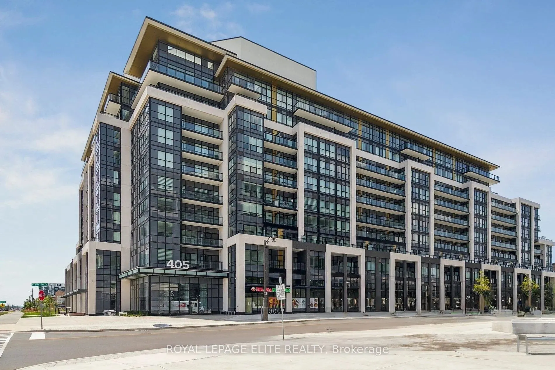 405 Dundas Street, #418