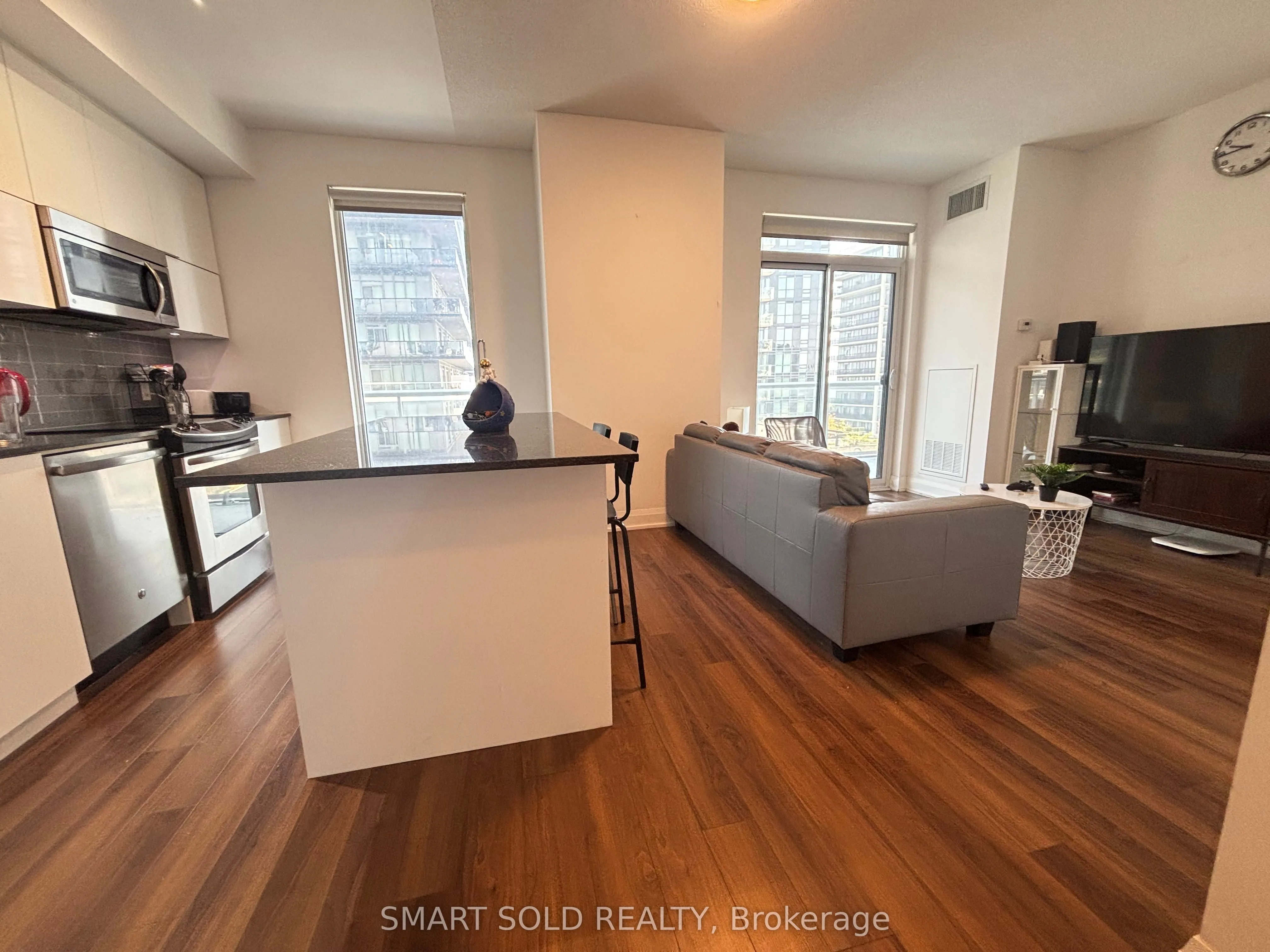 56 Annie Craig Drive, #904