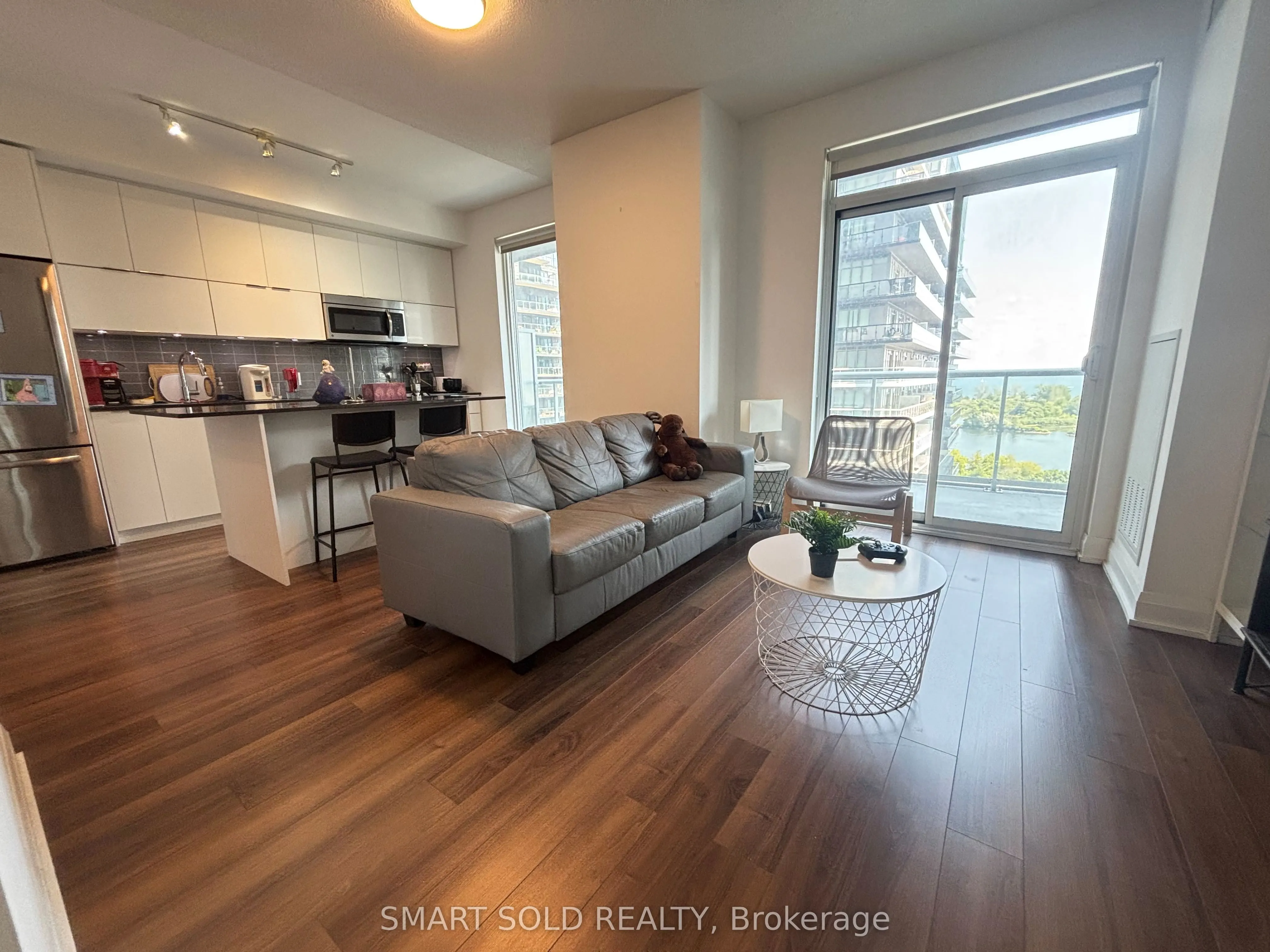 56 Annie Craig Drive, #904