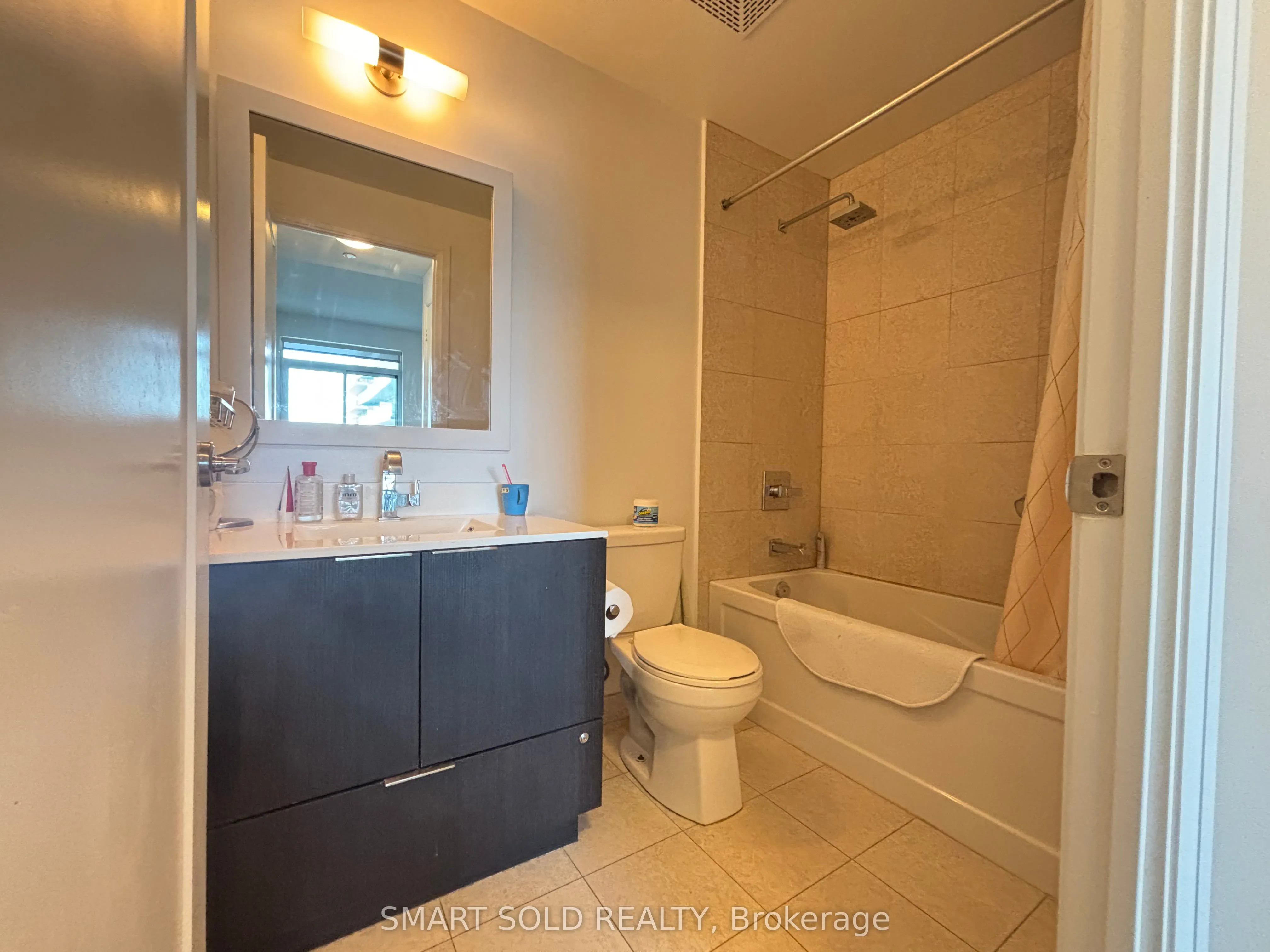 56 Annie Craig Drive, #904