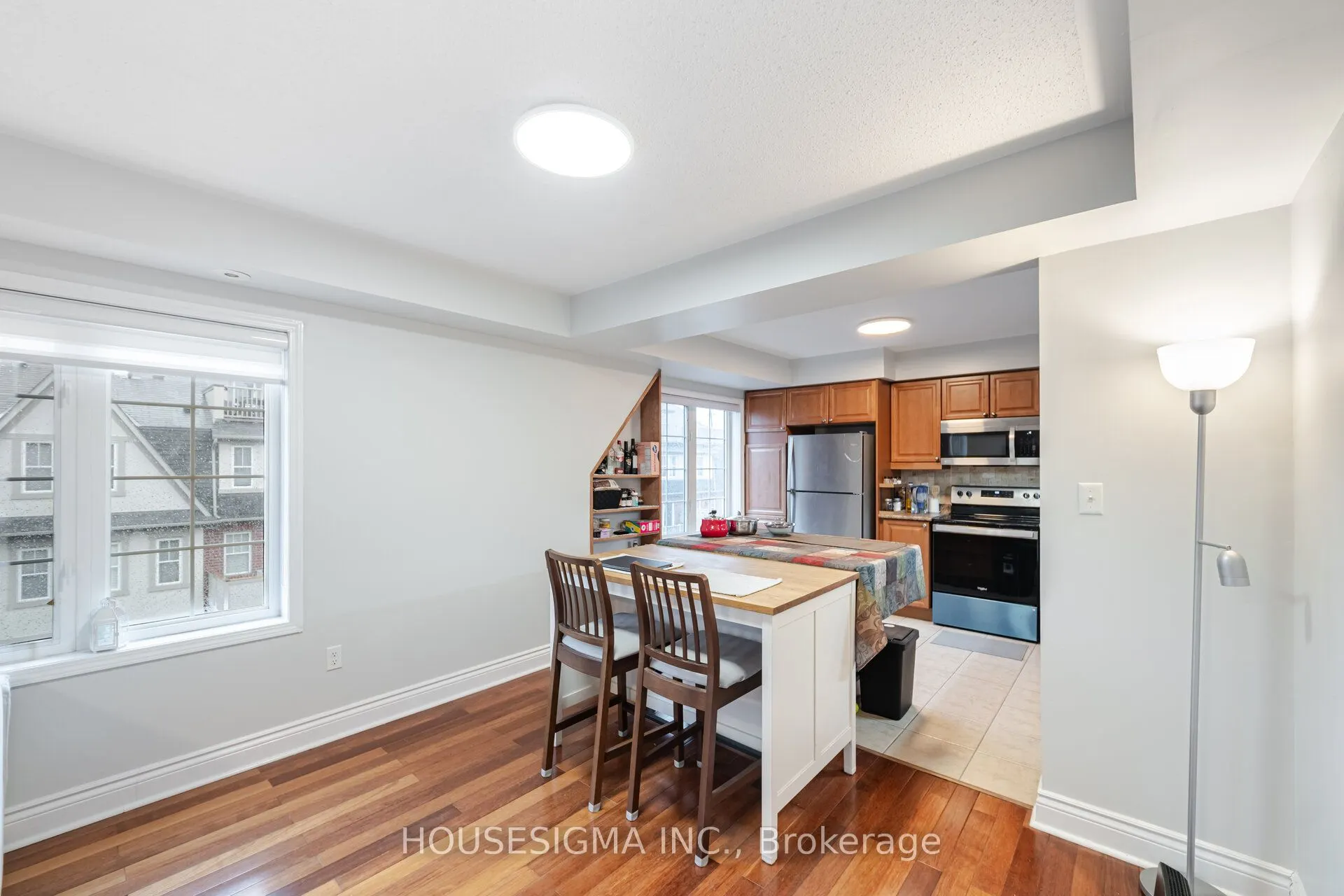 760 Neighbourhood Circle, #3