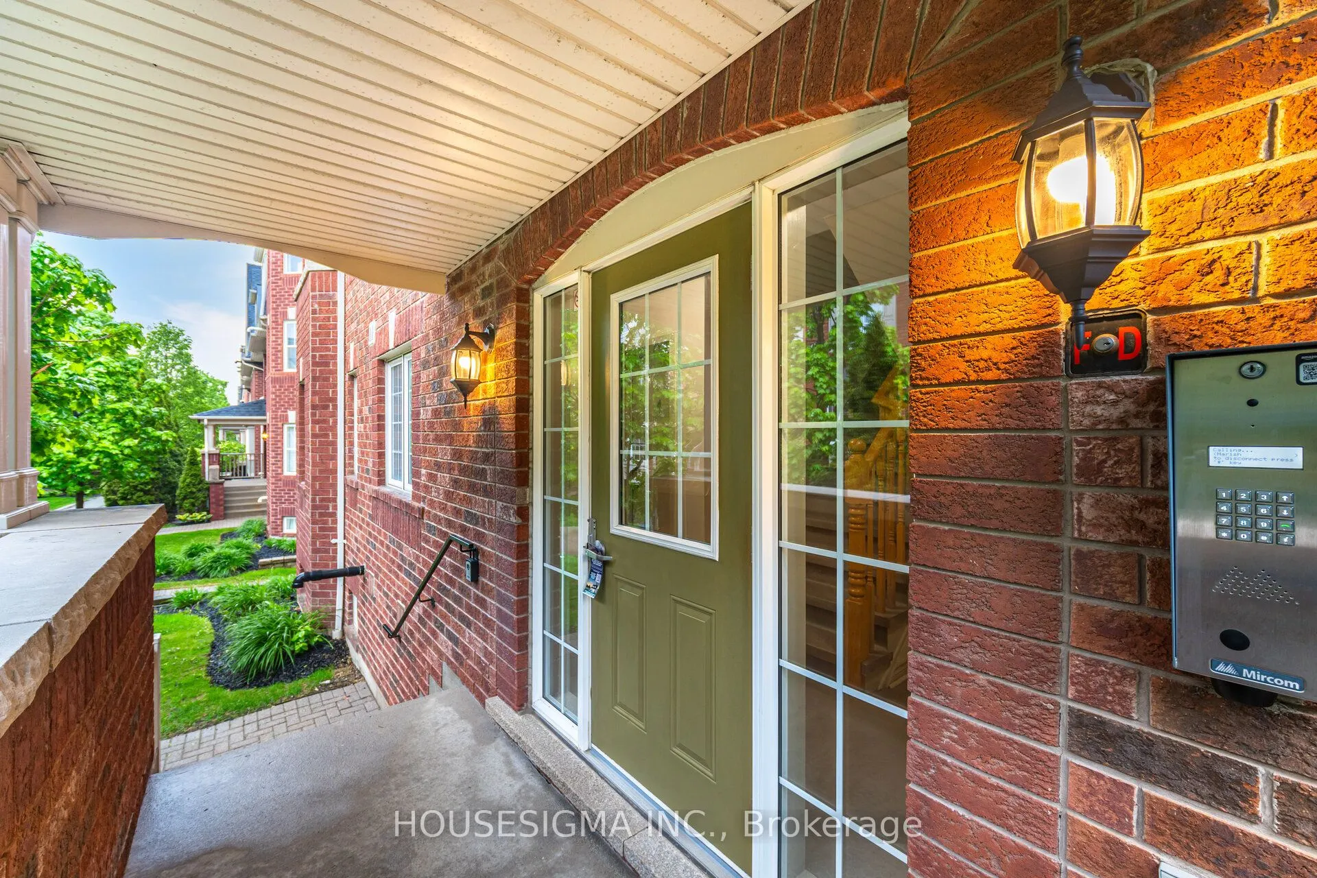760 Neighbourhood Circle, #3