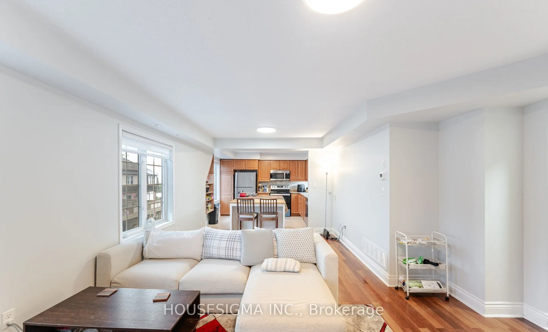 760 Neighbourhood Circle, #3