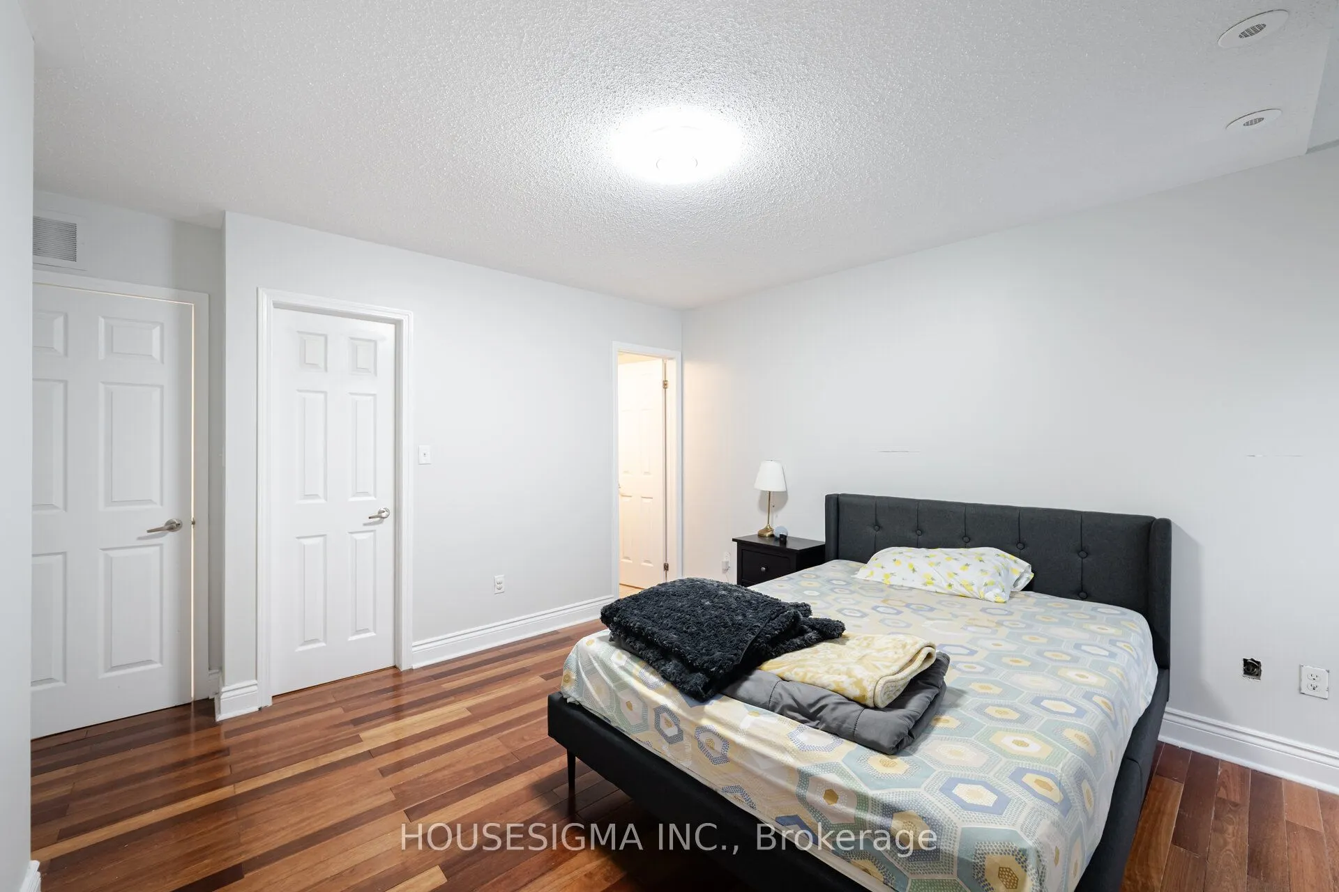760 Neighbourhood Circle, #3