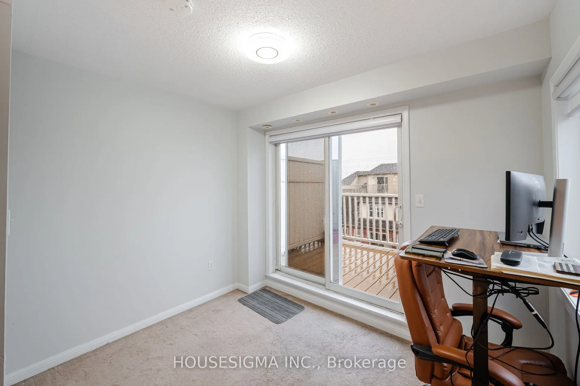 760 Neighbourhood Circle, #3