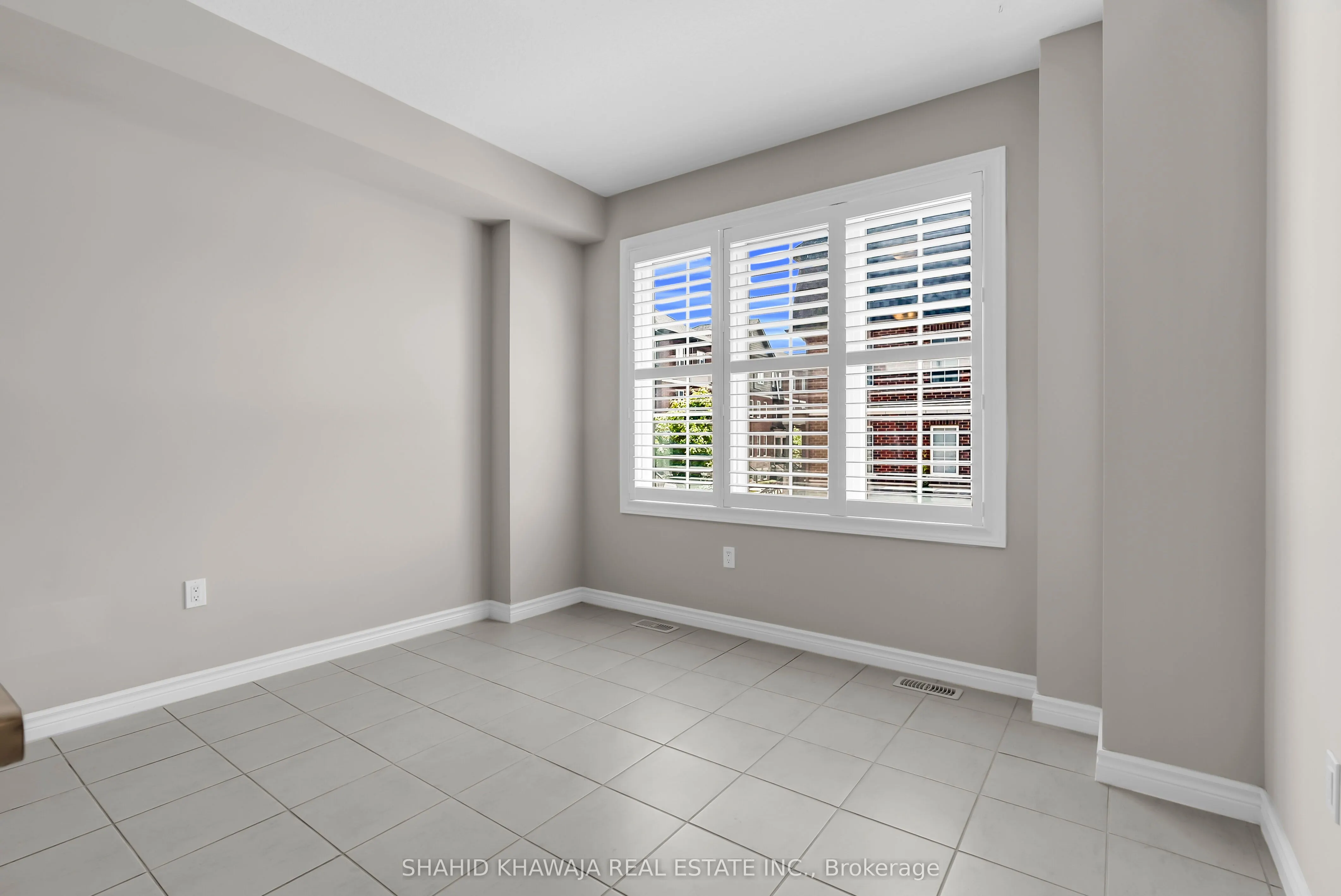 445 Ontario Street S, #Unit 23