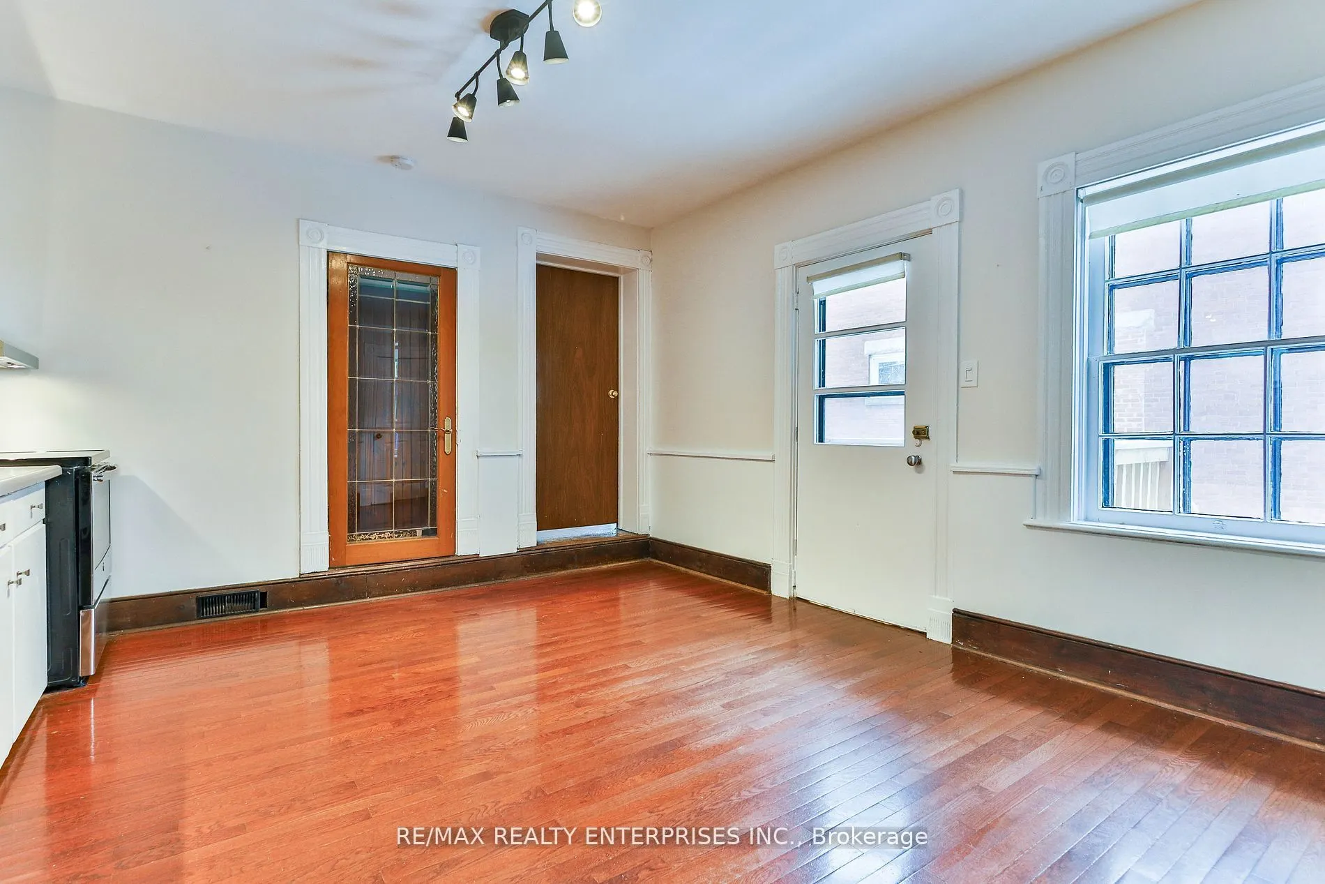 245 Main Street N