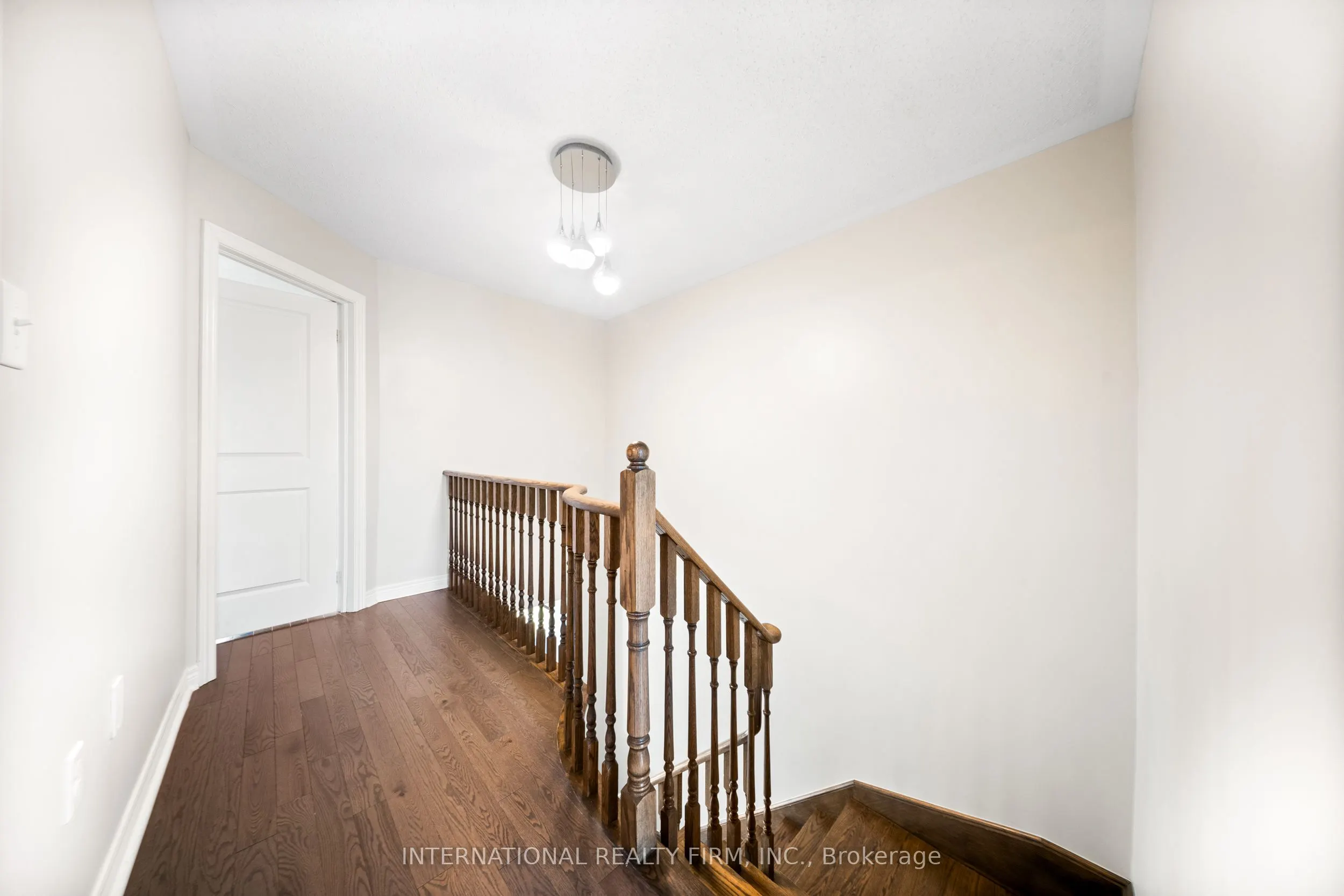 8 Hogan Manor Drive