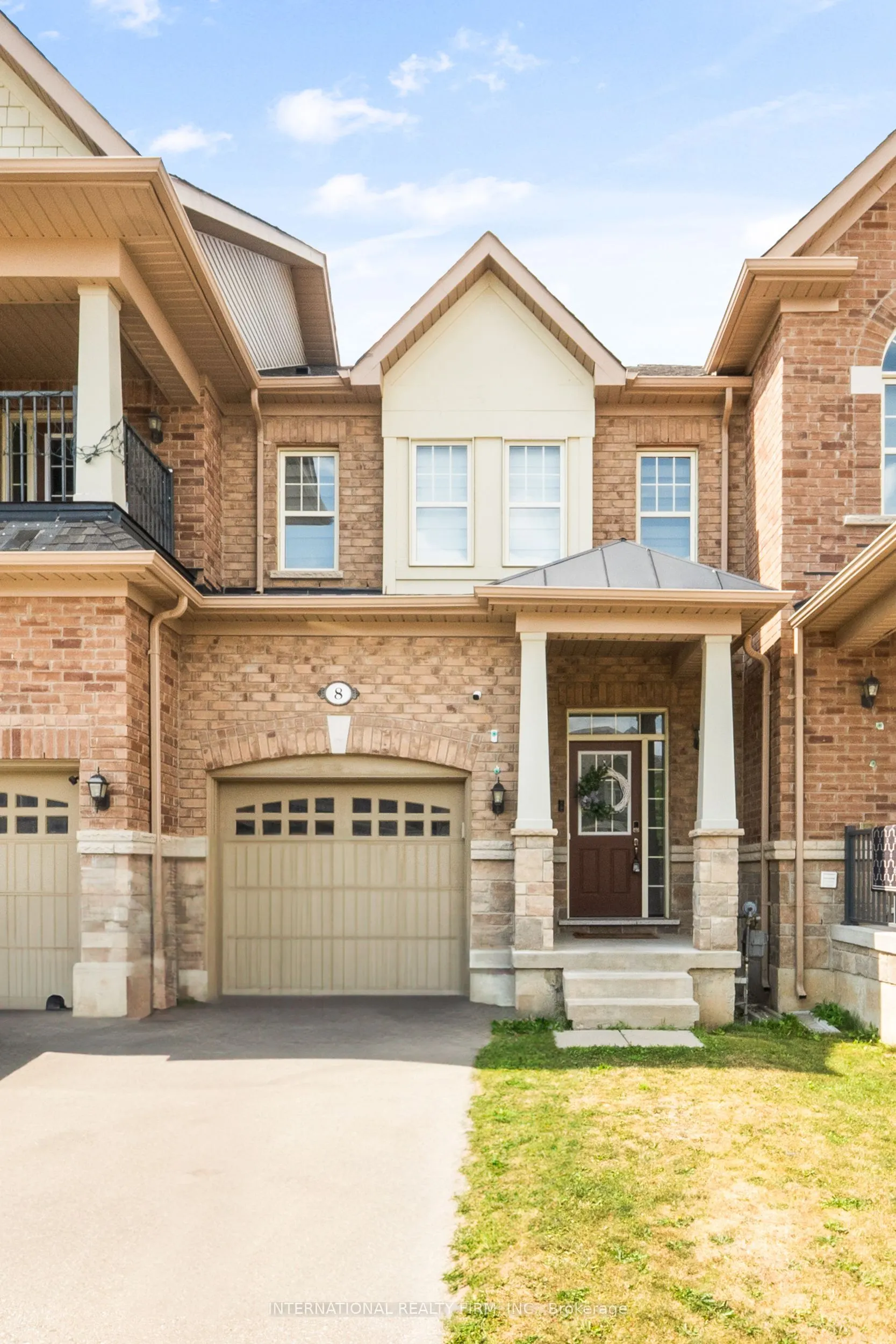8 Hogan Manor Drive