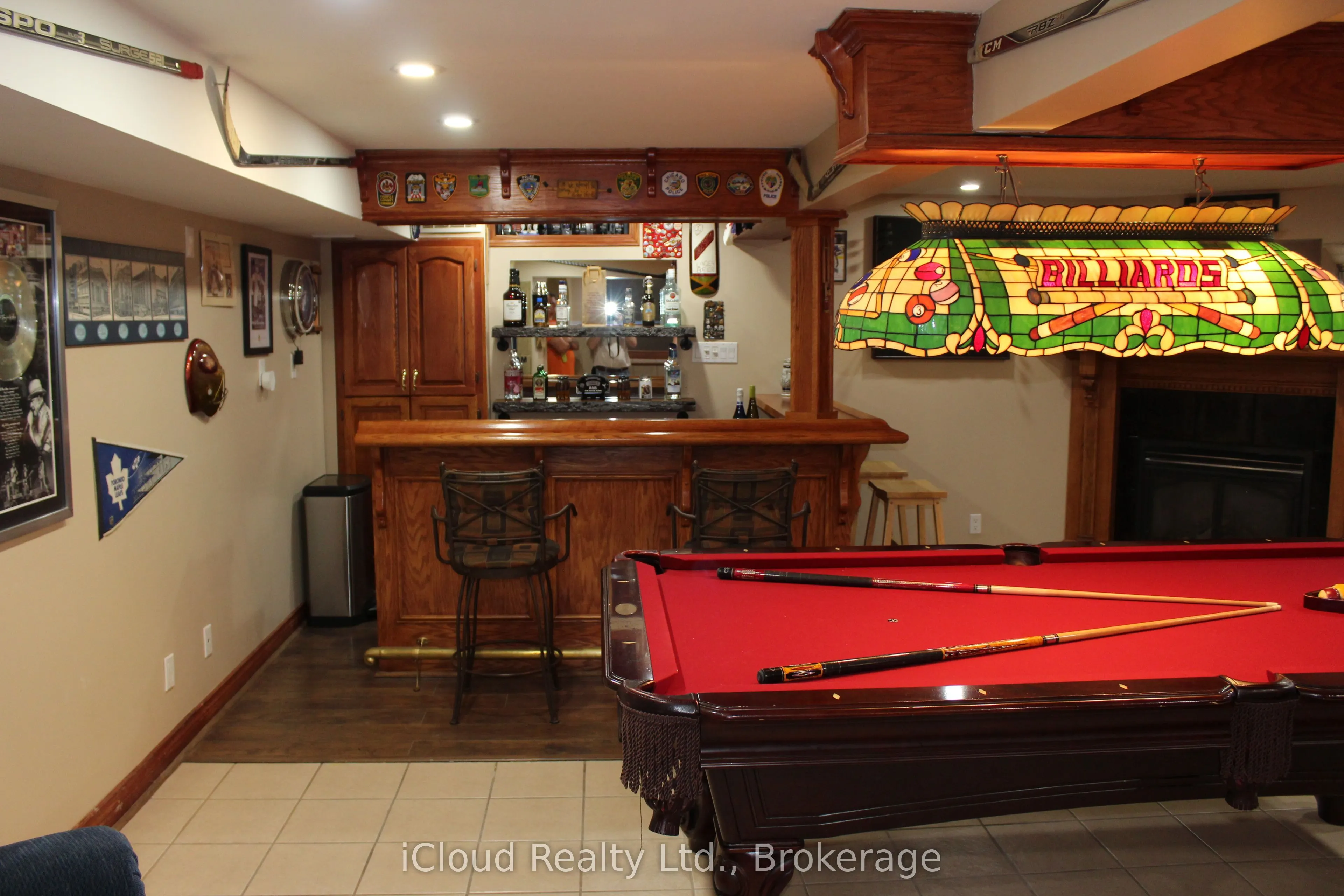 406 Woodlawn Crescent
