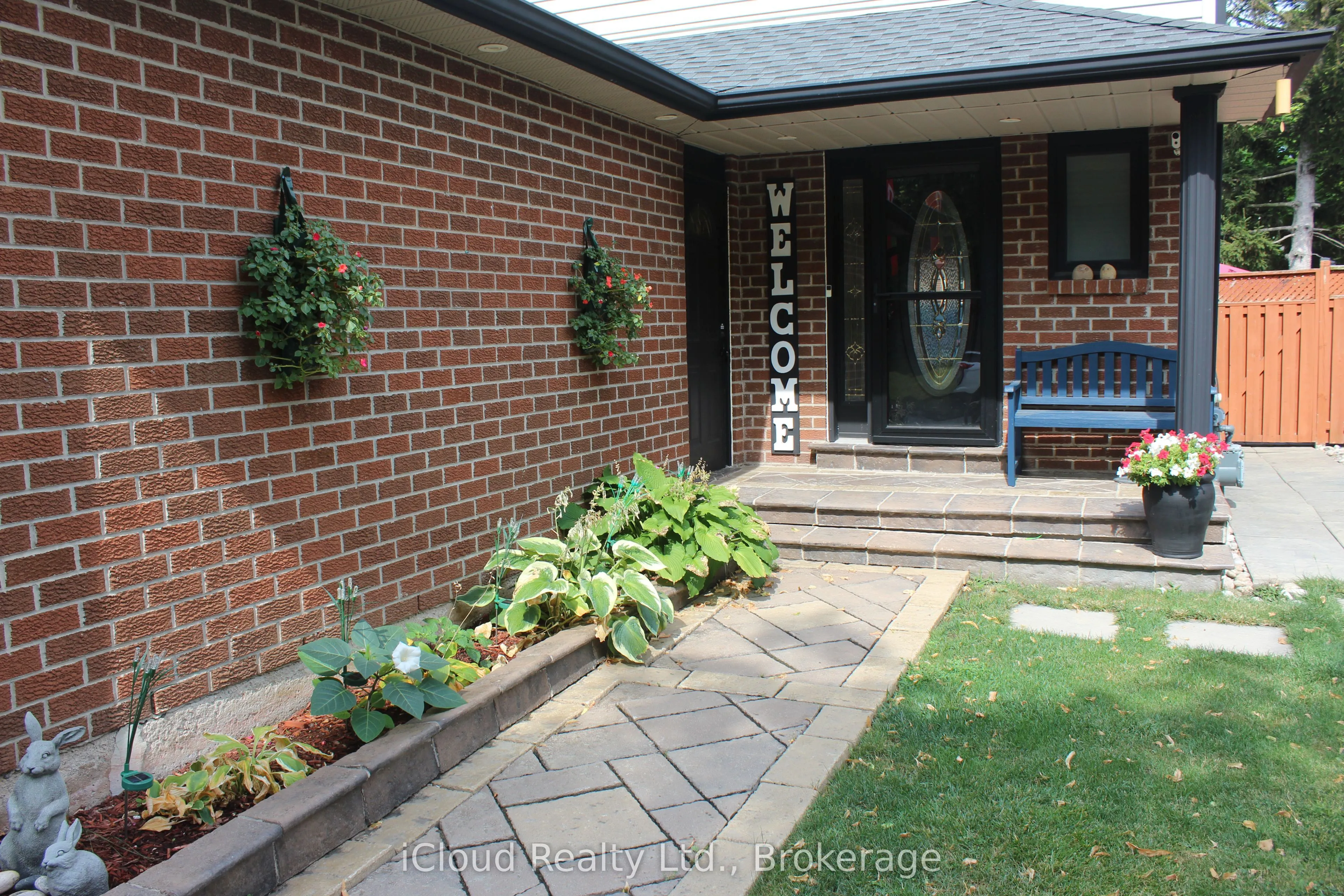 406 Woodlawn Crescent