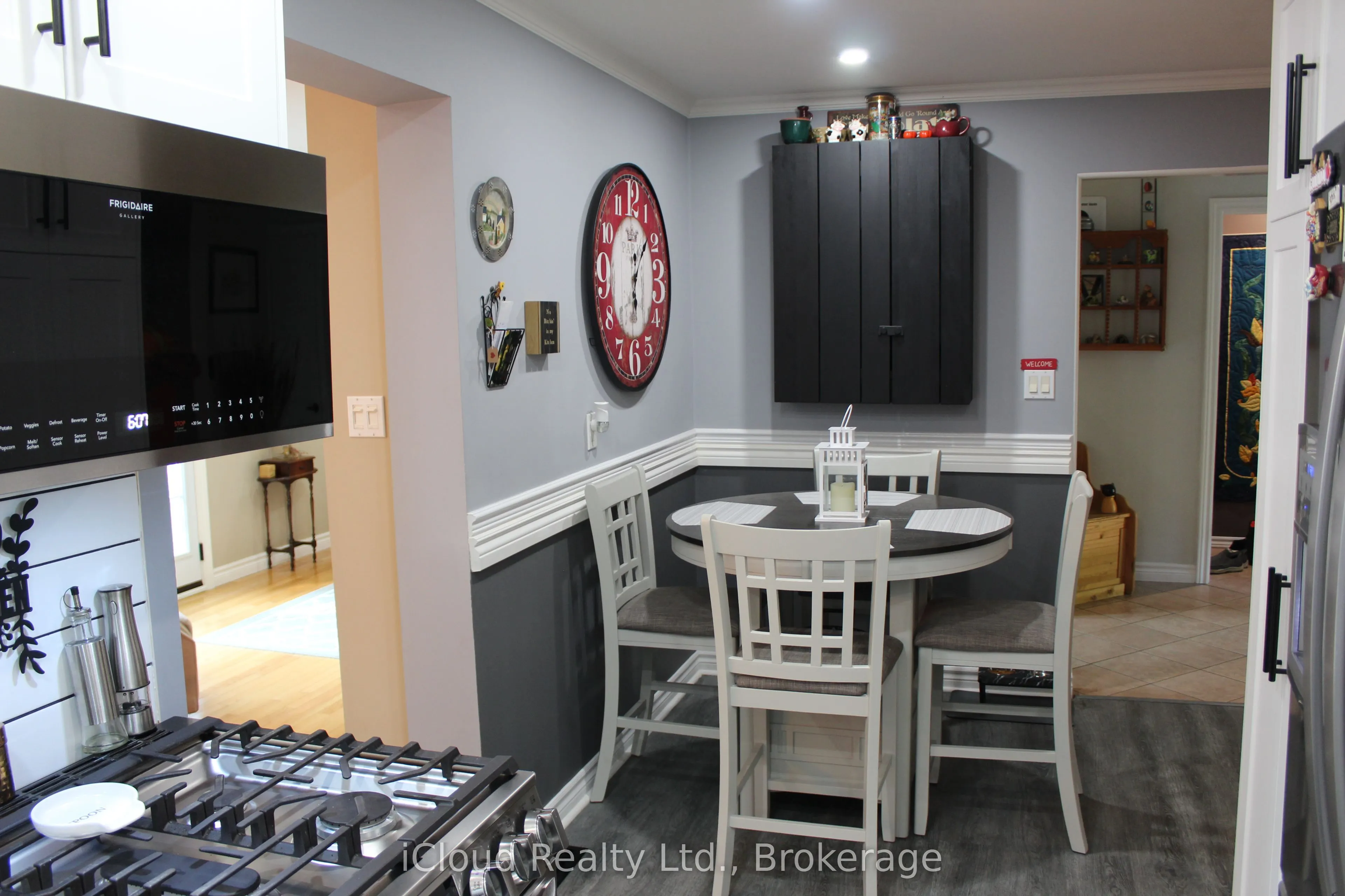 406 Woodlawn Crescent