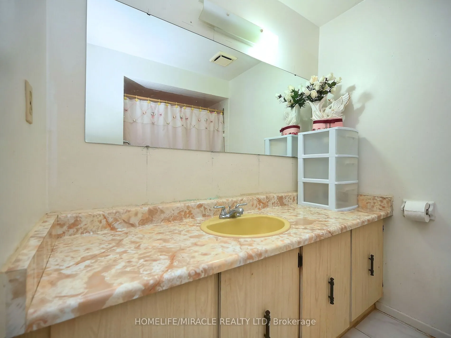 120 Collins Crescent W, #119