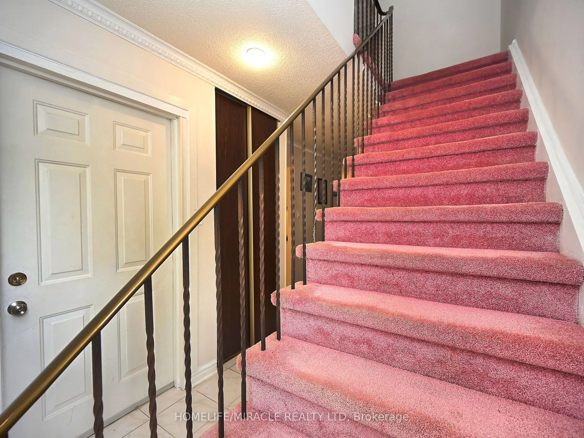 120 Collins Crescent W, #119