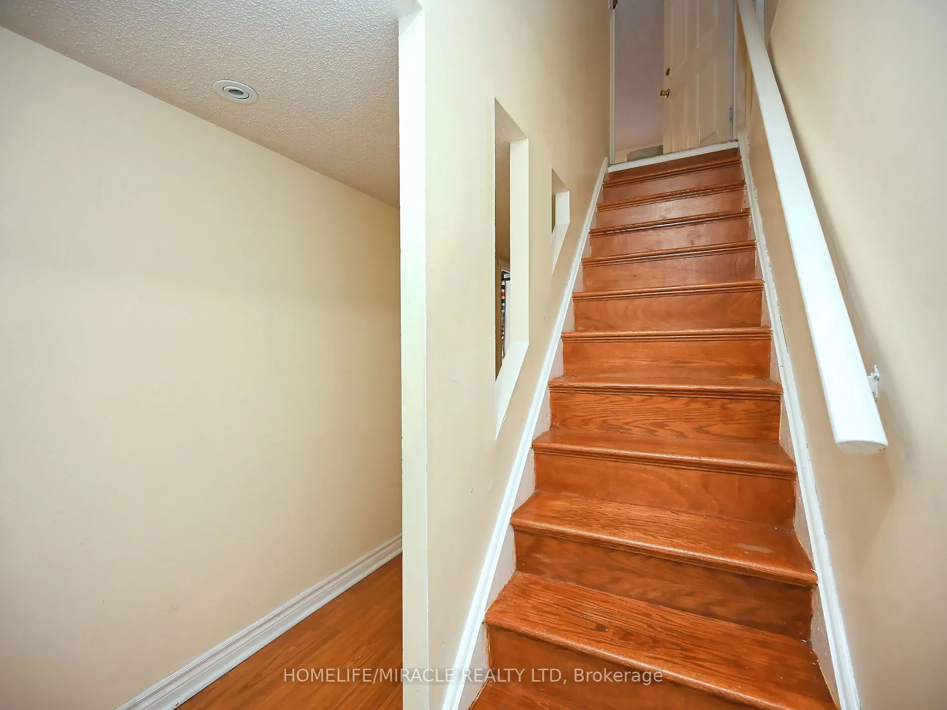 120 Collins Crescent W, #119