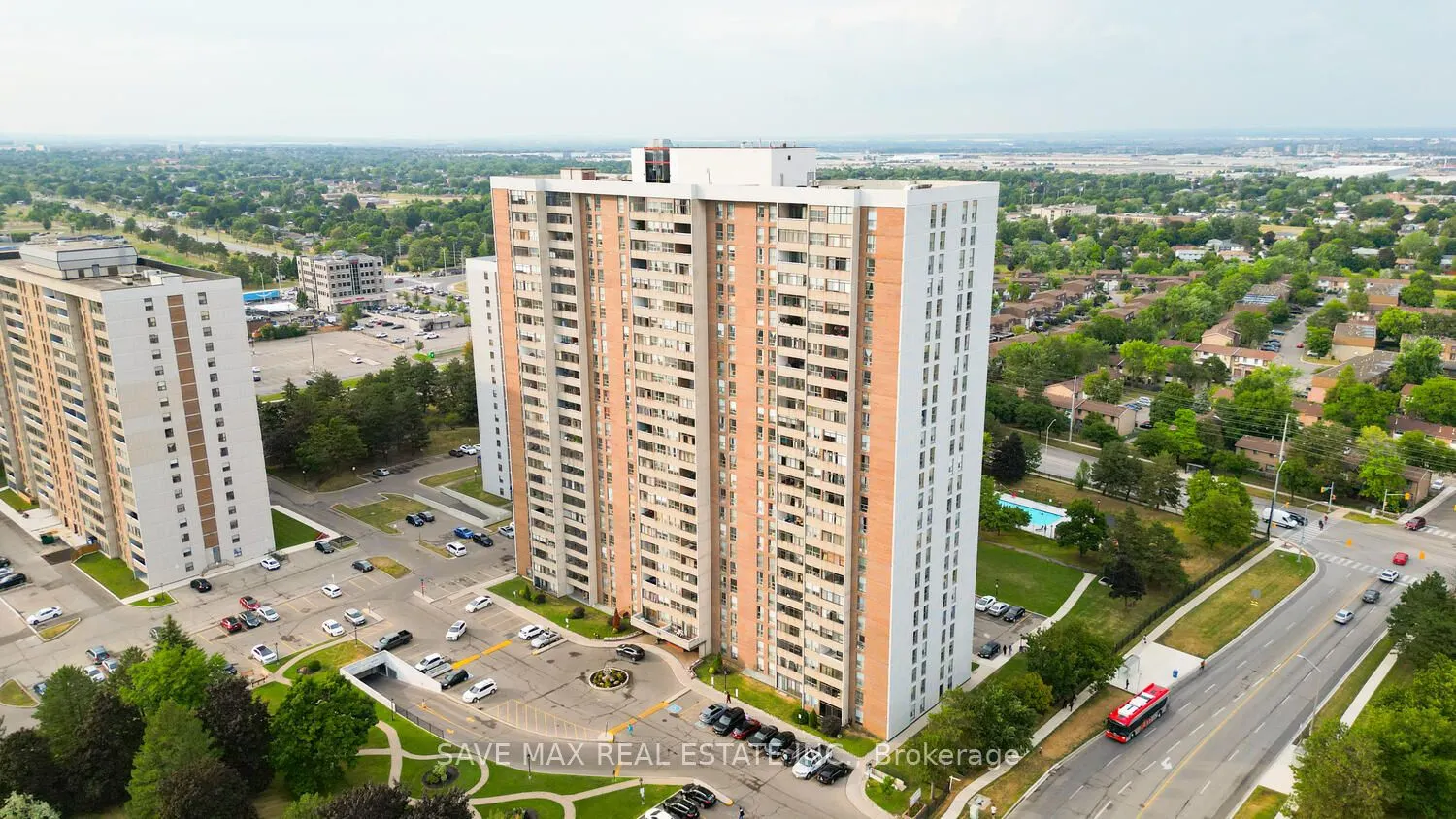 18 Knightsbridge Road, #304