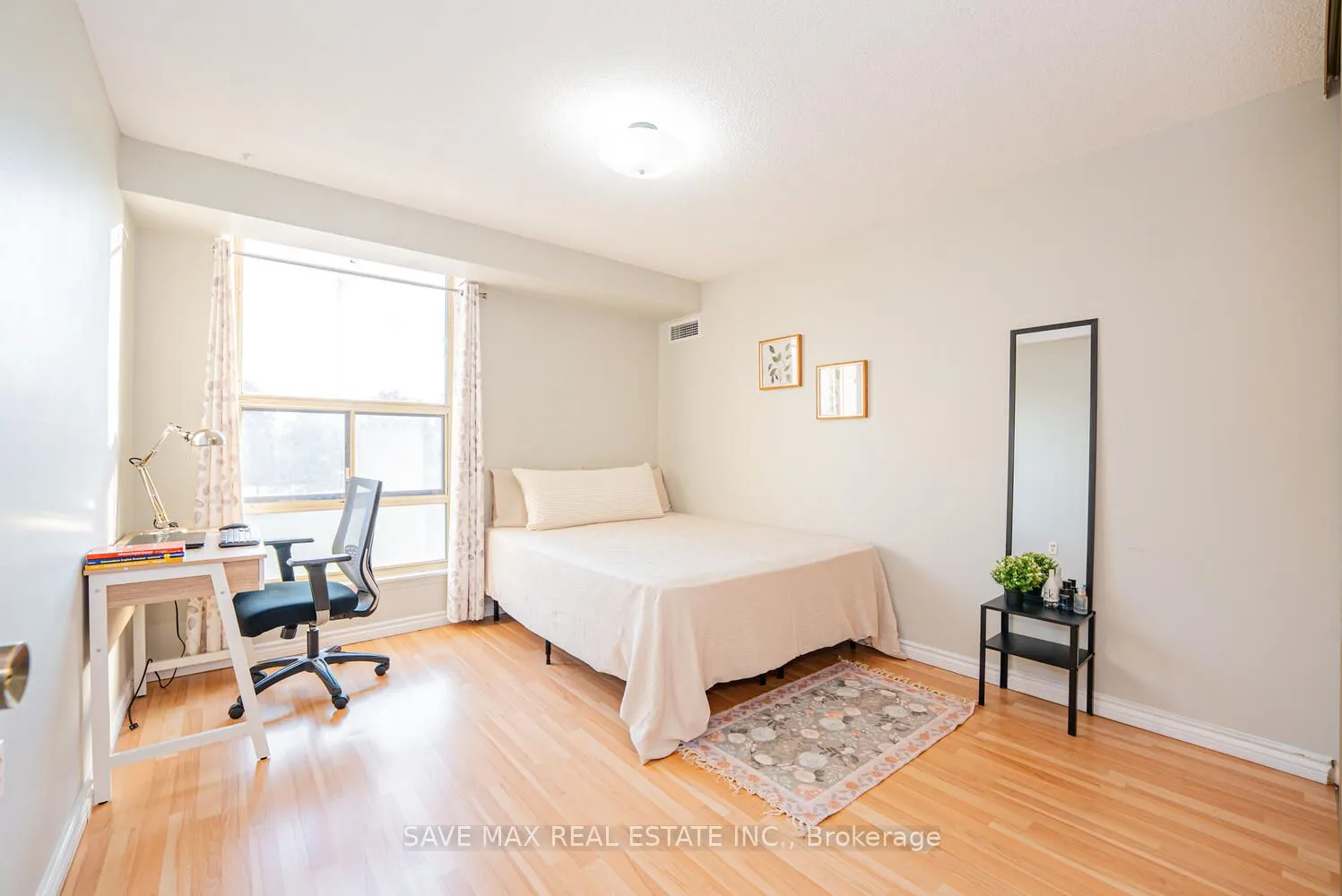 18 Knightsbridge Road, #304