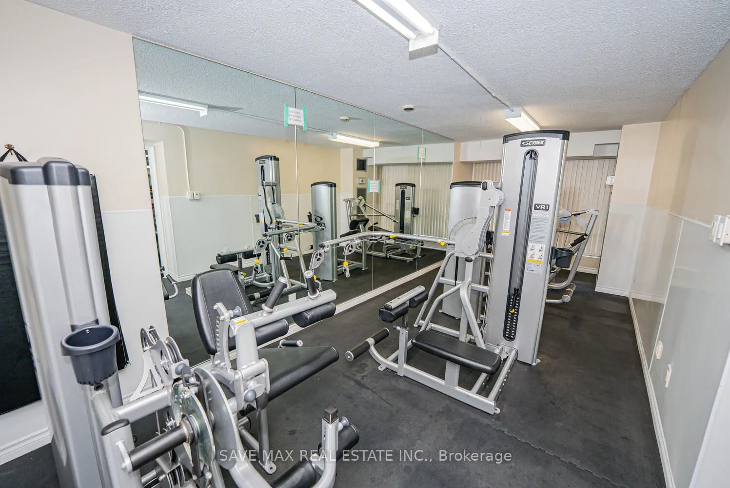 18 Knightsbridge Road, #304