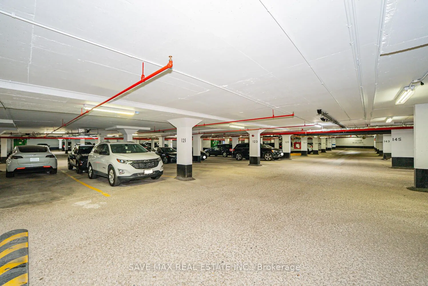 18 Knightsbridge Road, #304