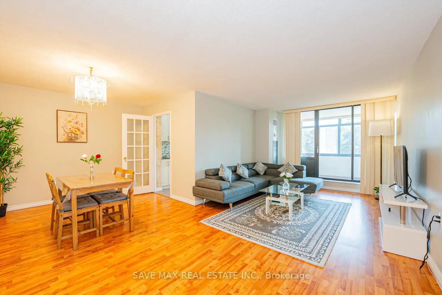 18 Knightsbridge Road, #304